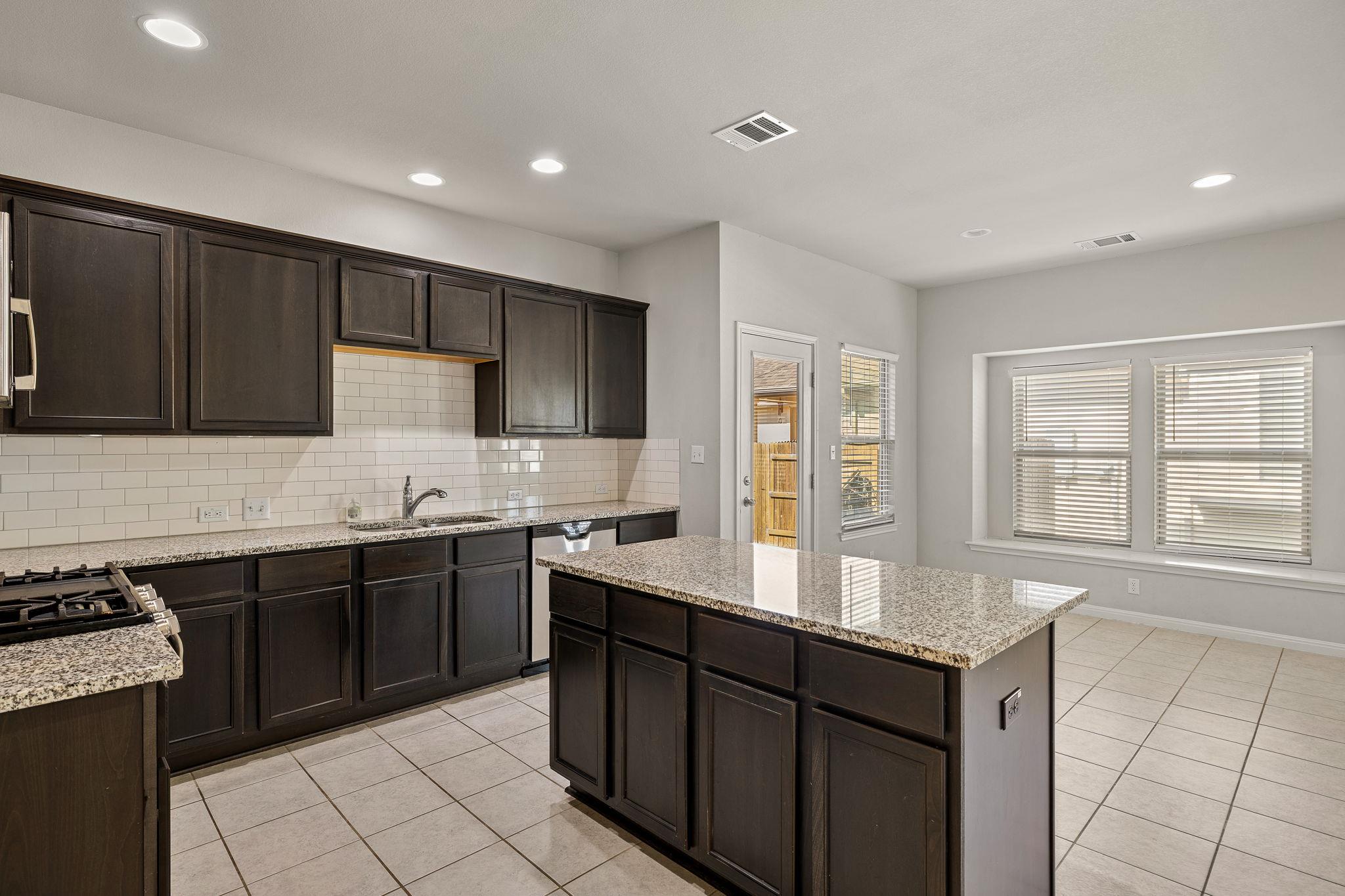 321 Arabian Colt Dr, Georgetown, TX 78626