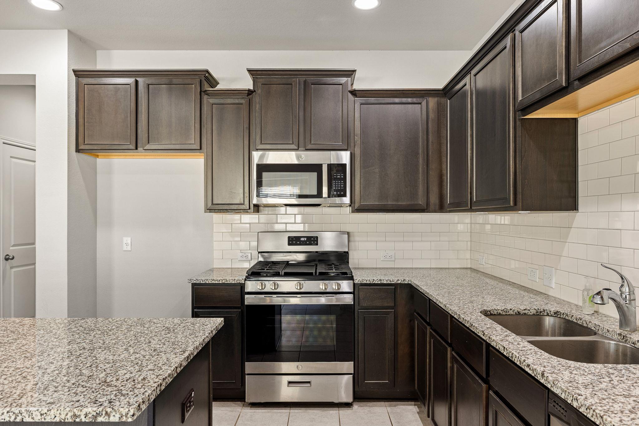 321 Arabian Colt Dr, Georgetown, TX 78626