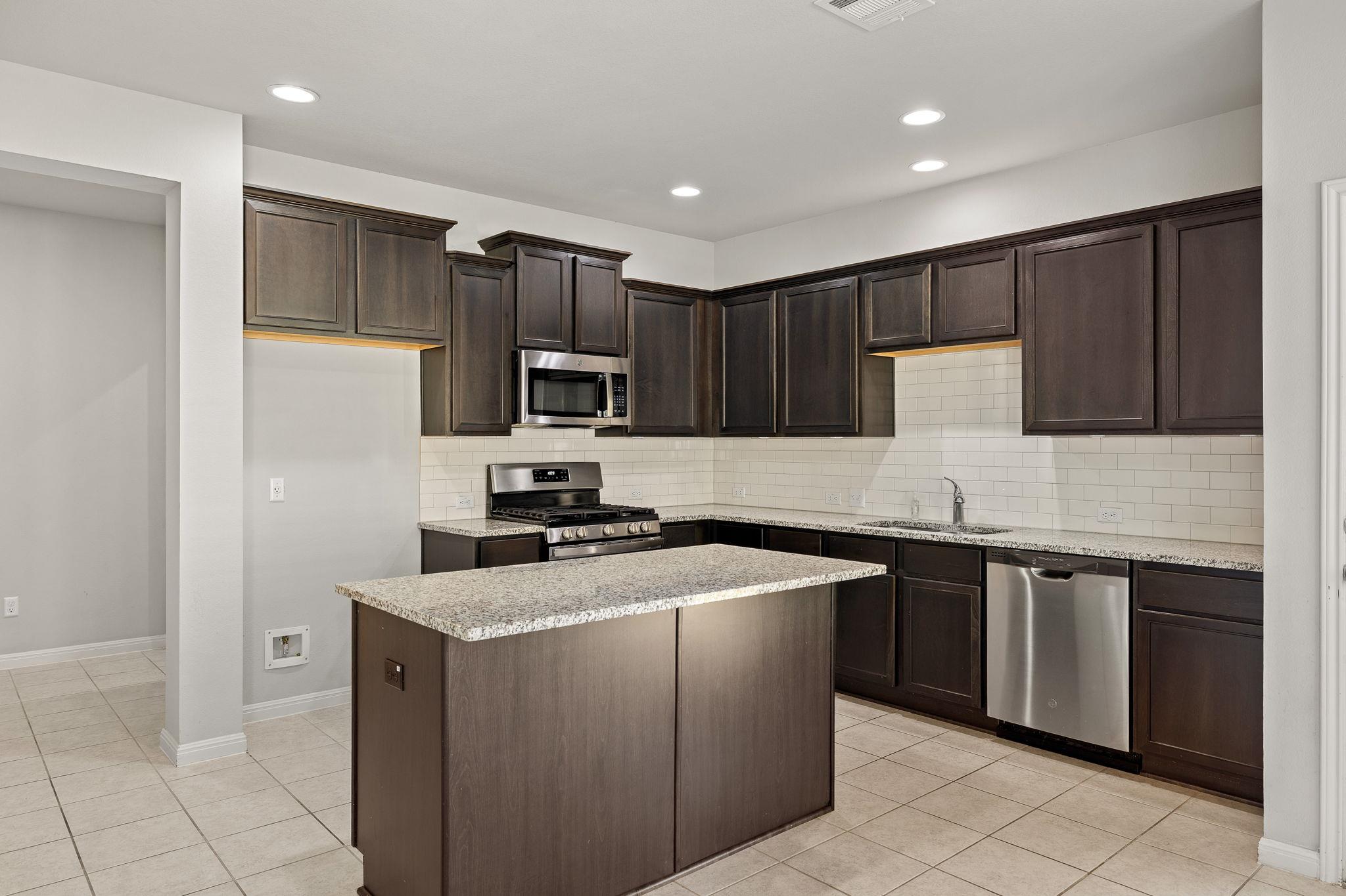 321 Arabian Colt Dr, Georgetown, TX 78626