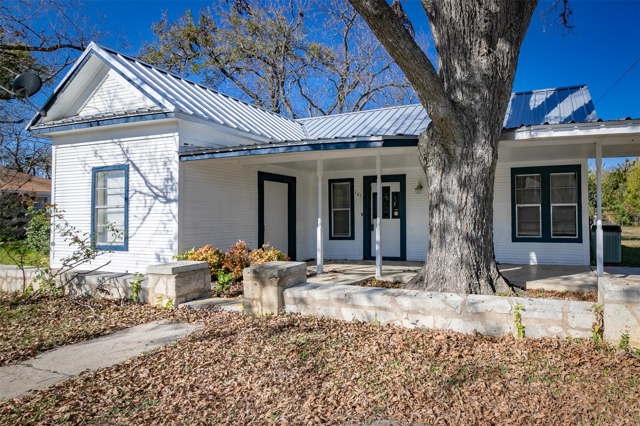 105 E Evans St, Leander, TX 78641