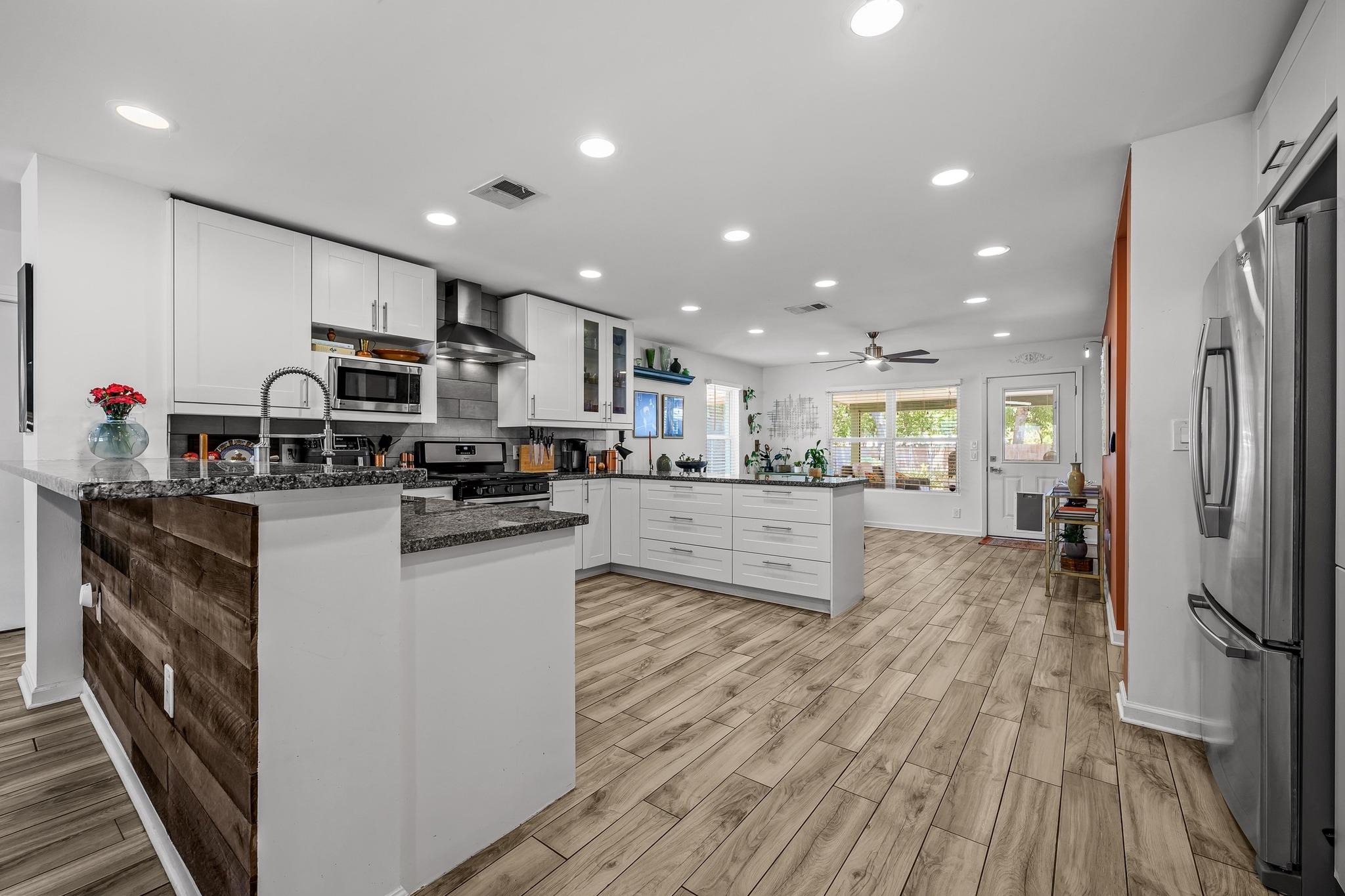 1900 Ohlen Rd, Austin, TX 78757