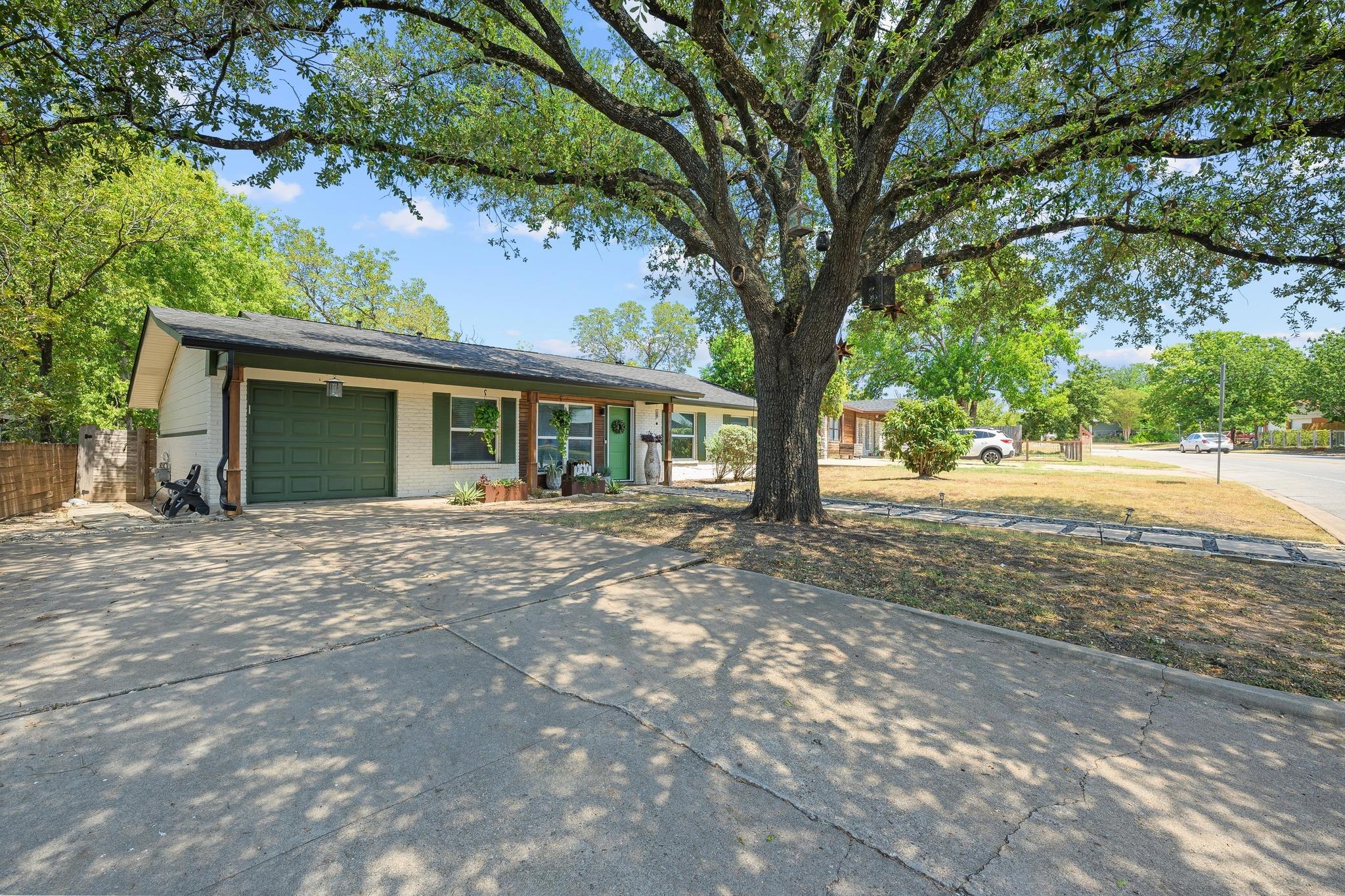 1900 Ohlen Rd, Austin, TX 78757