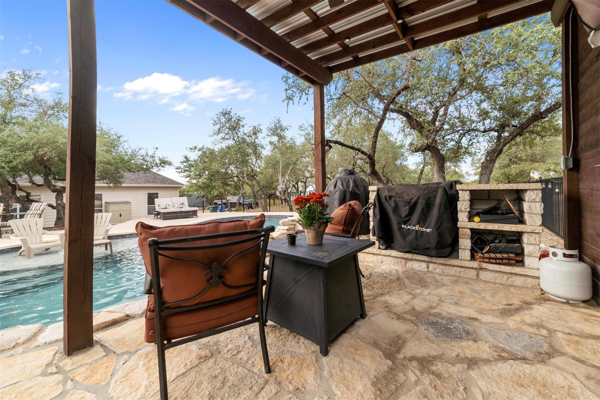 508 N Canyonwood Dr, Dripping Springs, TX 78620