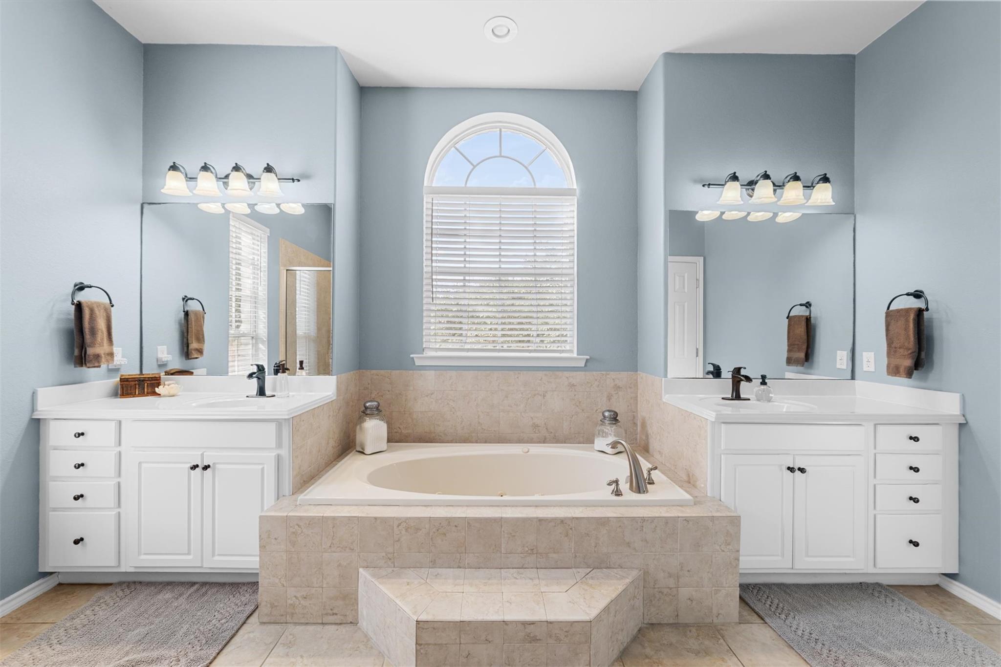 508 N Canyonwood Dr, Dripping Springs, TX 78620