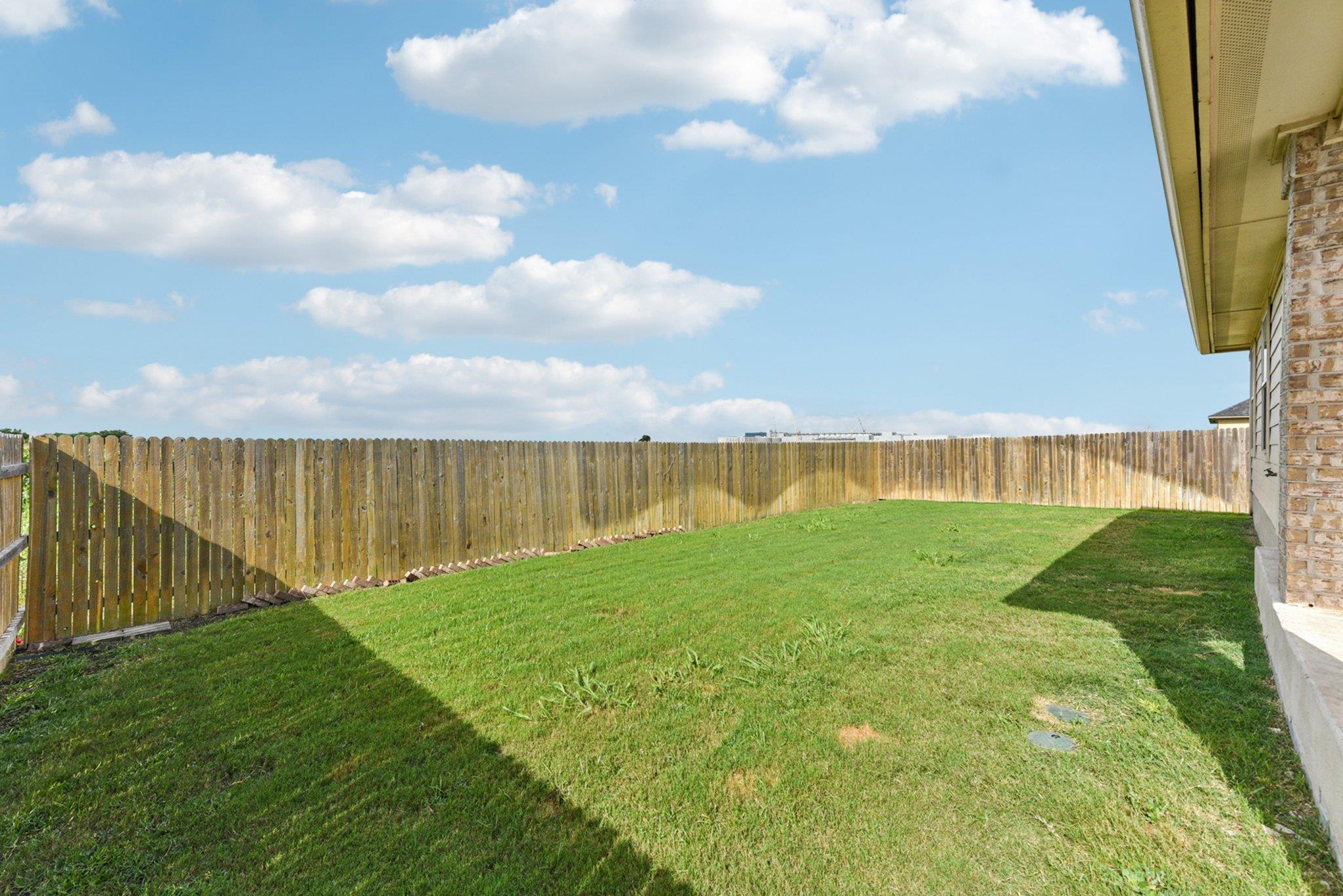 133 Nathaniel Dr, Taylor, TX 76574