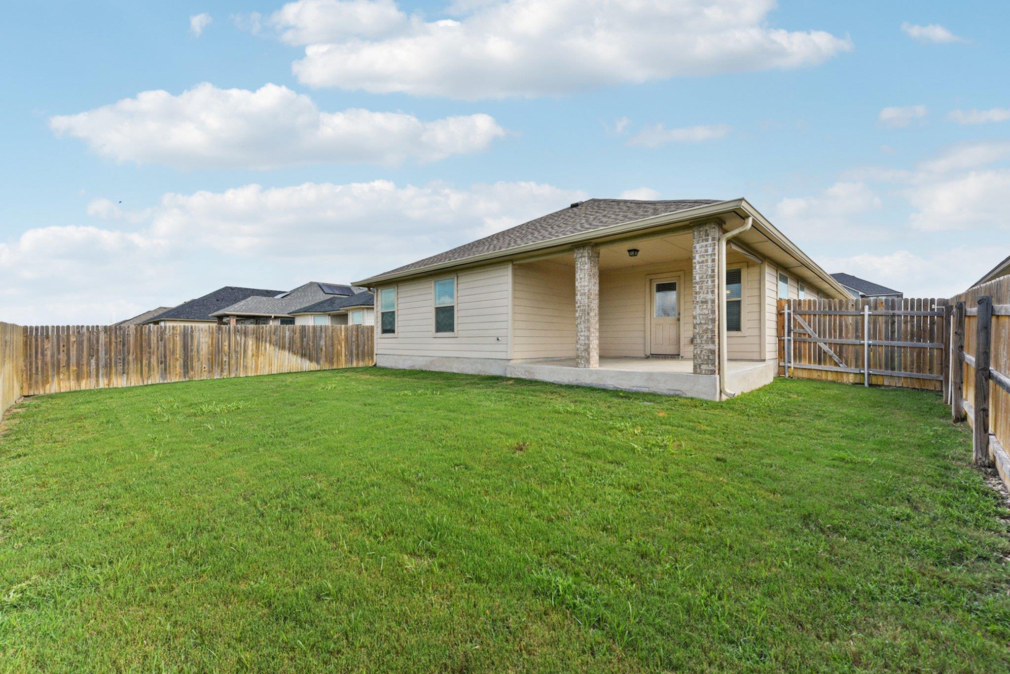 133 Nathaniel Dr, Taylor, TX 76574
