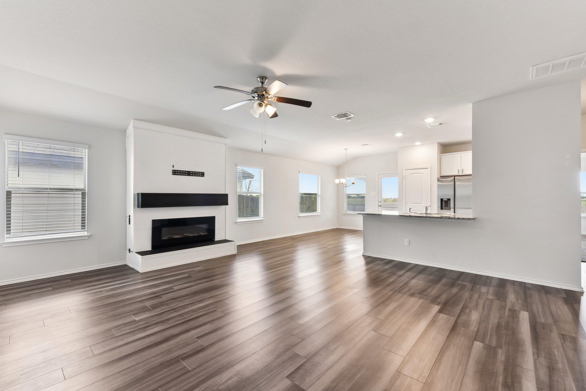 133 Nathaniel Dr, Taylor, TX 76574