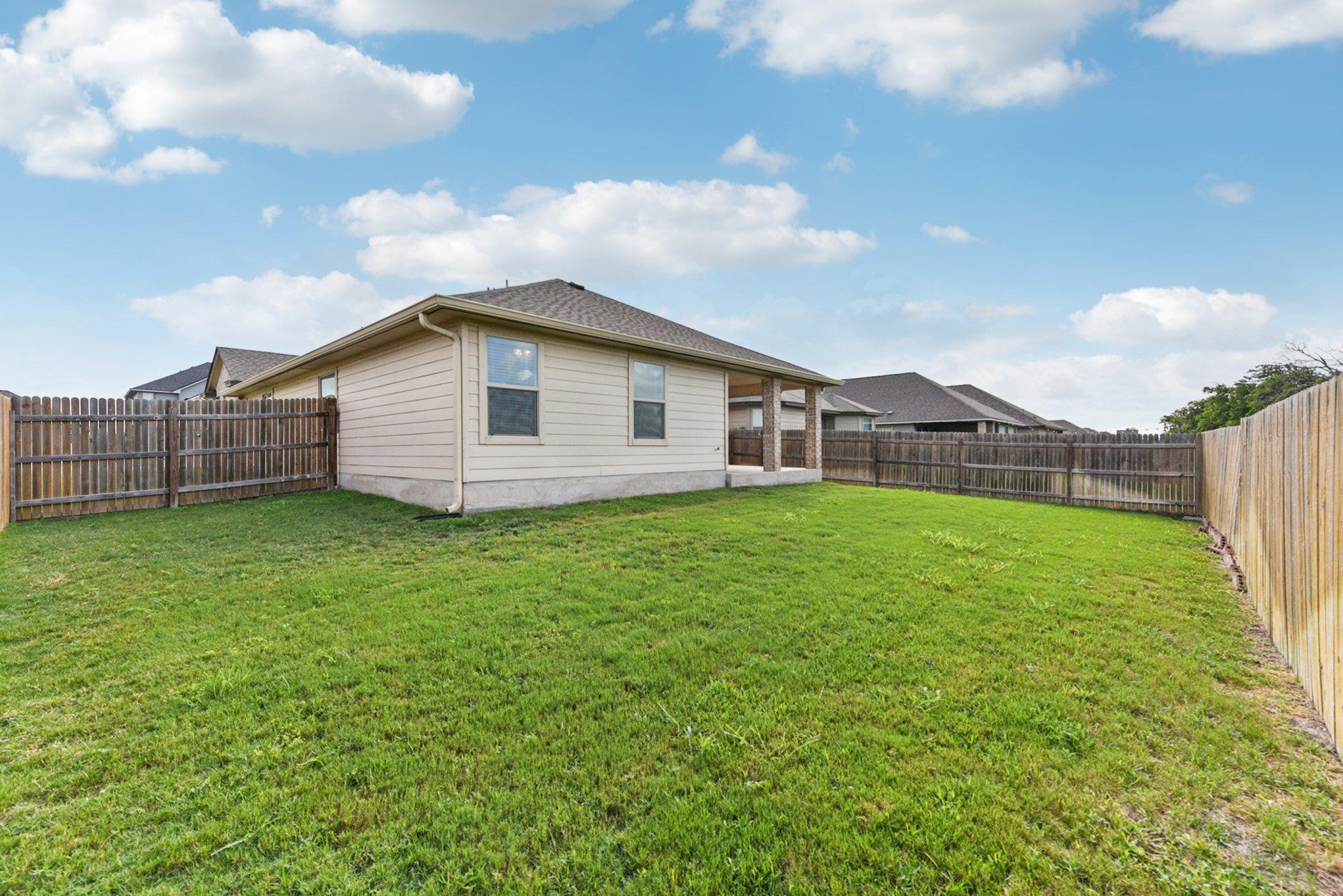 133 Nathaniel Dr, Taylor, TX 76574