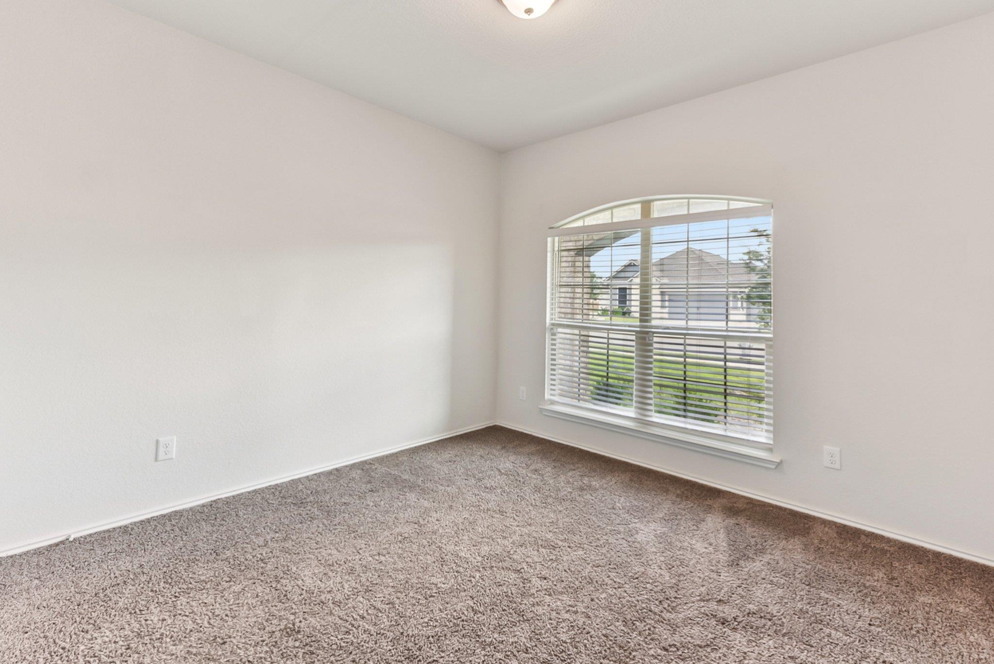 133 Nathaniel Dr, Taylor, TX 76574