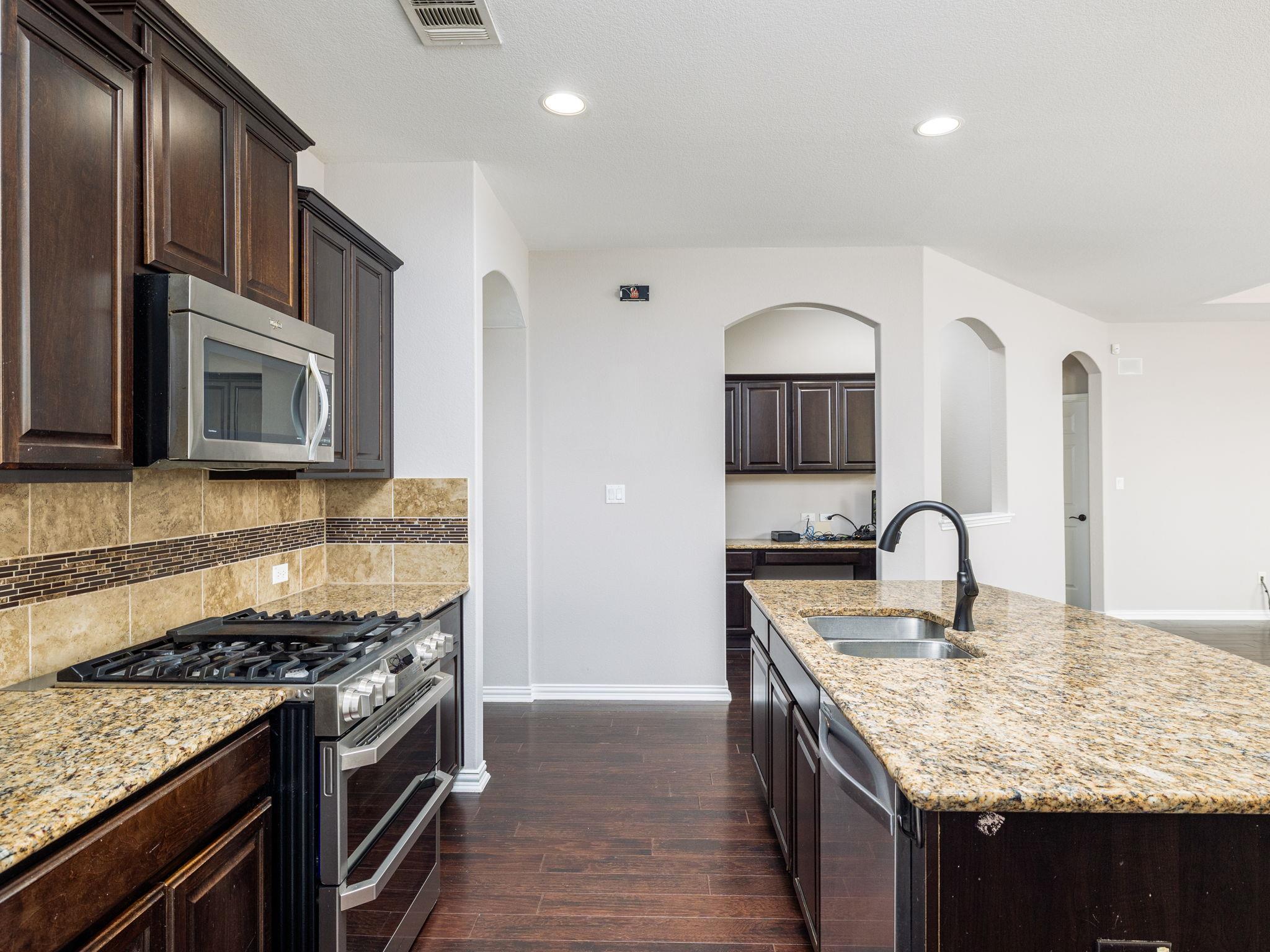 2040 Elaina Loop, Leander, TX 78641