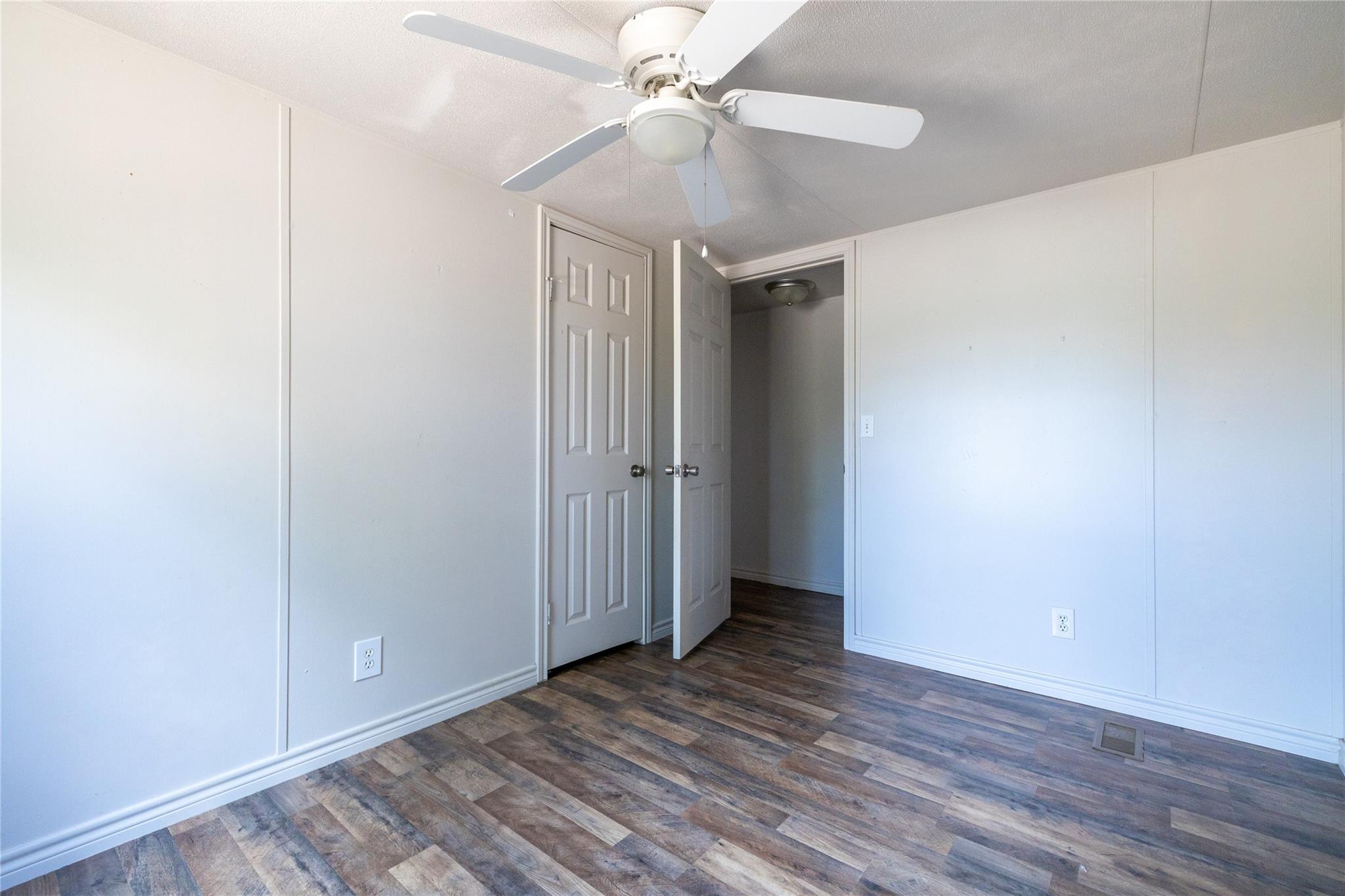 1265 Bugtussle Ln, Luling, TX 78648