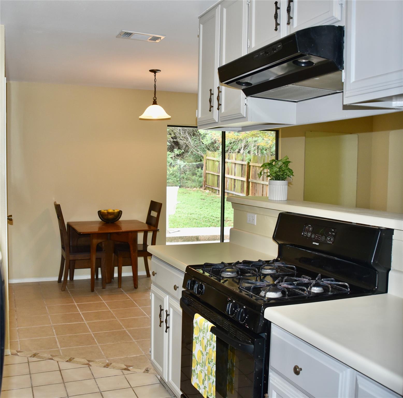 2007 Castle Gate Cir, San Marcos, TX 78666