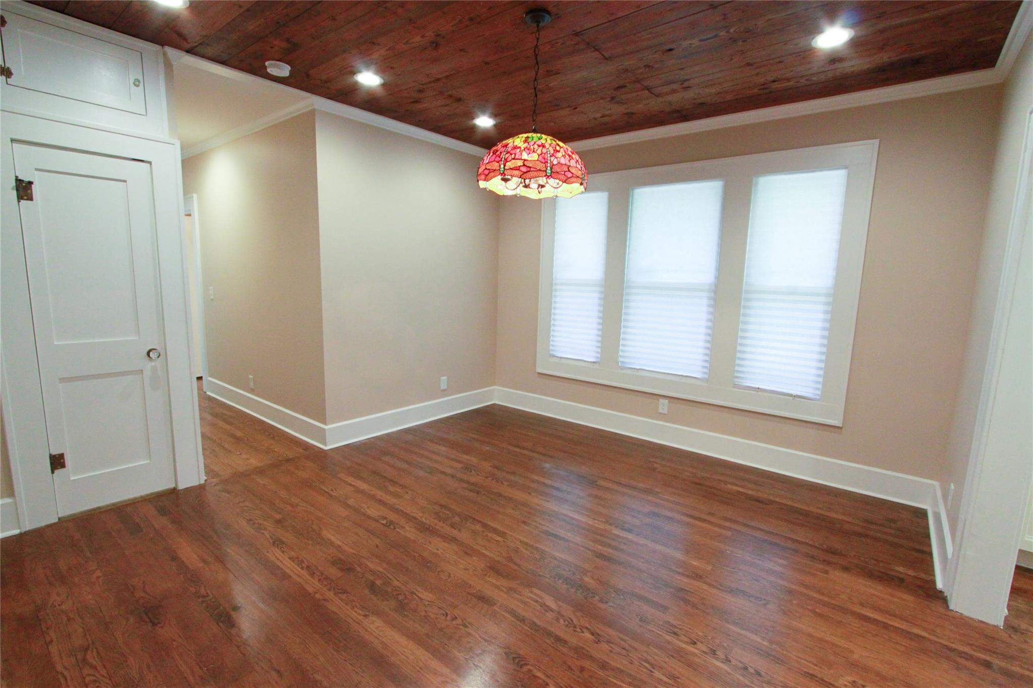 1301 S 6th St, Austin, TX 78704