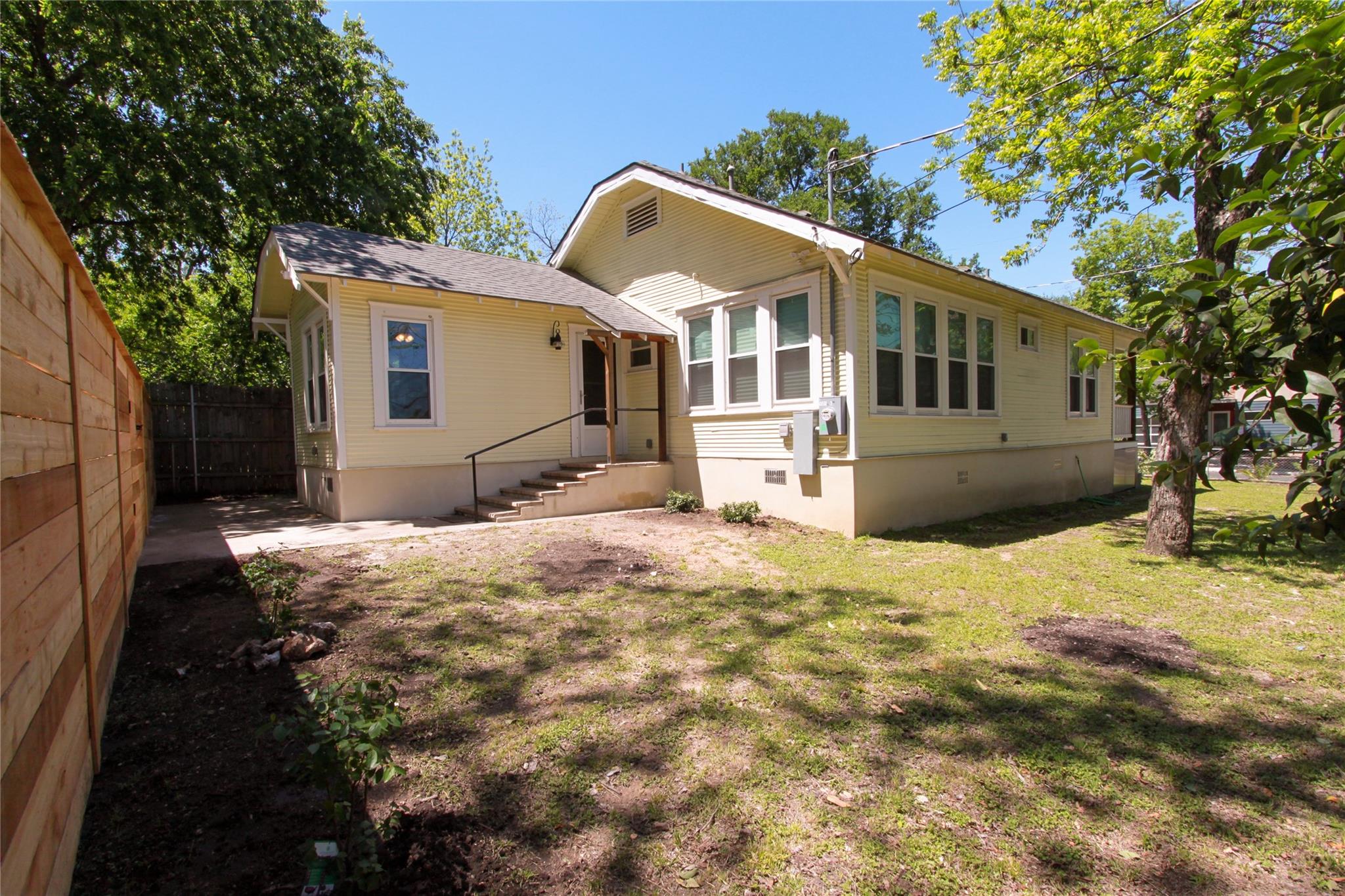 1301 S 6th St, Austin, TX 78704