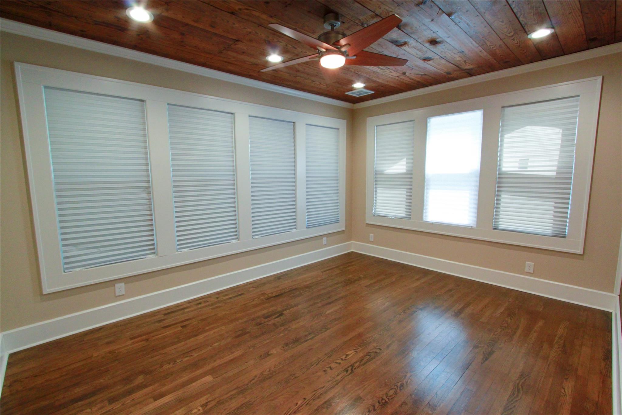 1301 S 6th St, Austin, TX 78704