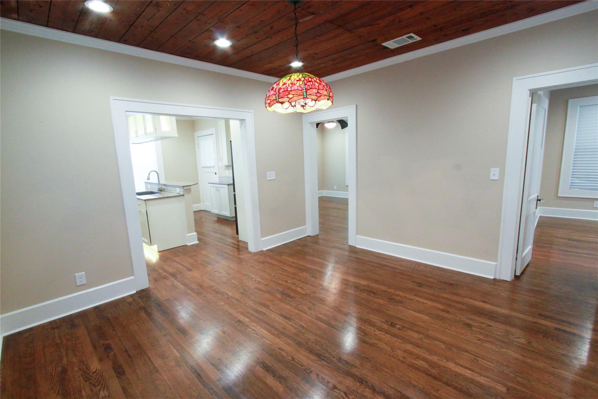 1301 S 6th St, Austin, TX 78704