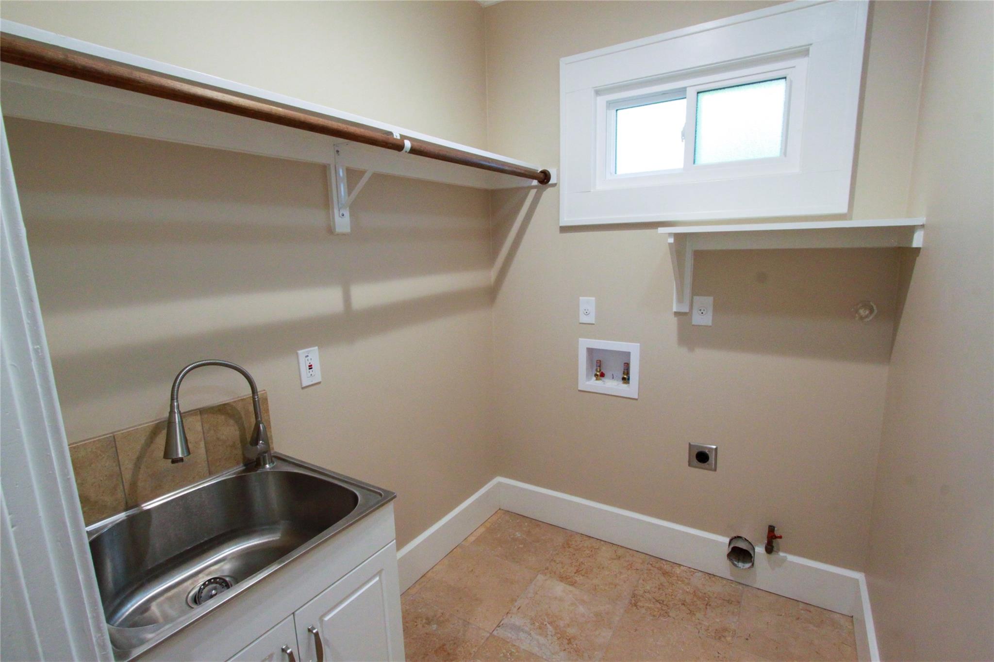 1301 S 6th St, Austin, TX 78704