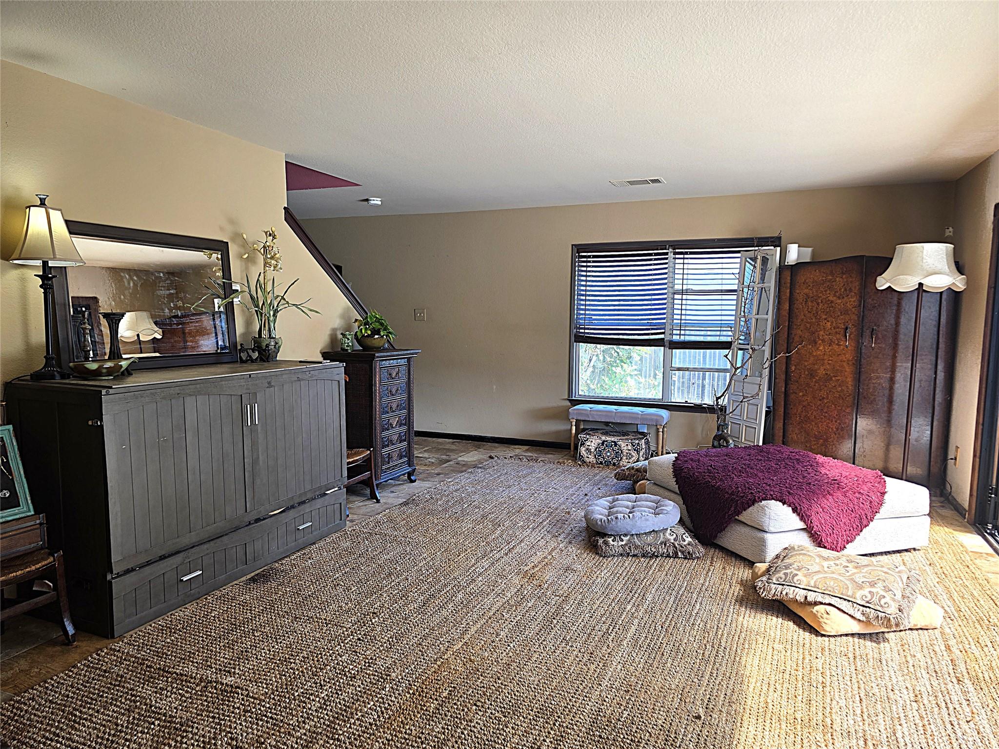 1806 Candlelight Dr, Leander, TX 78641