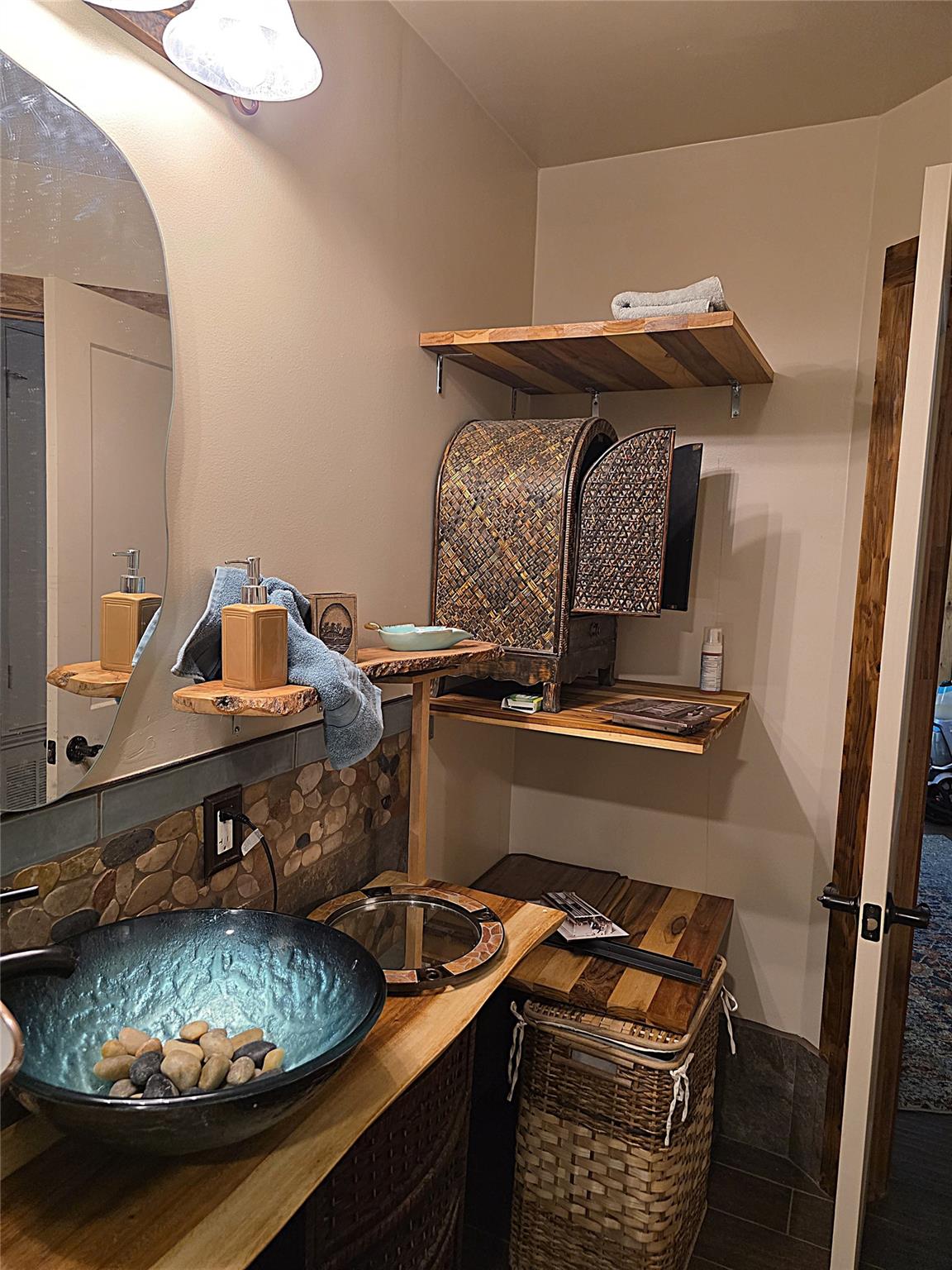 1806 Candlelight Dr, Leander, TX 78641