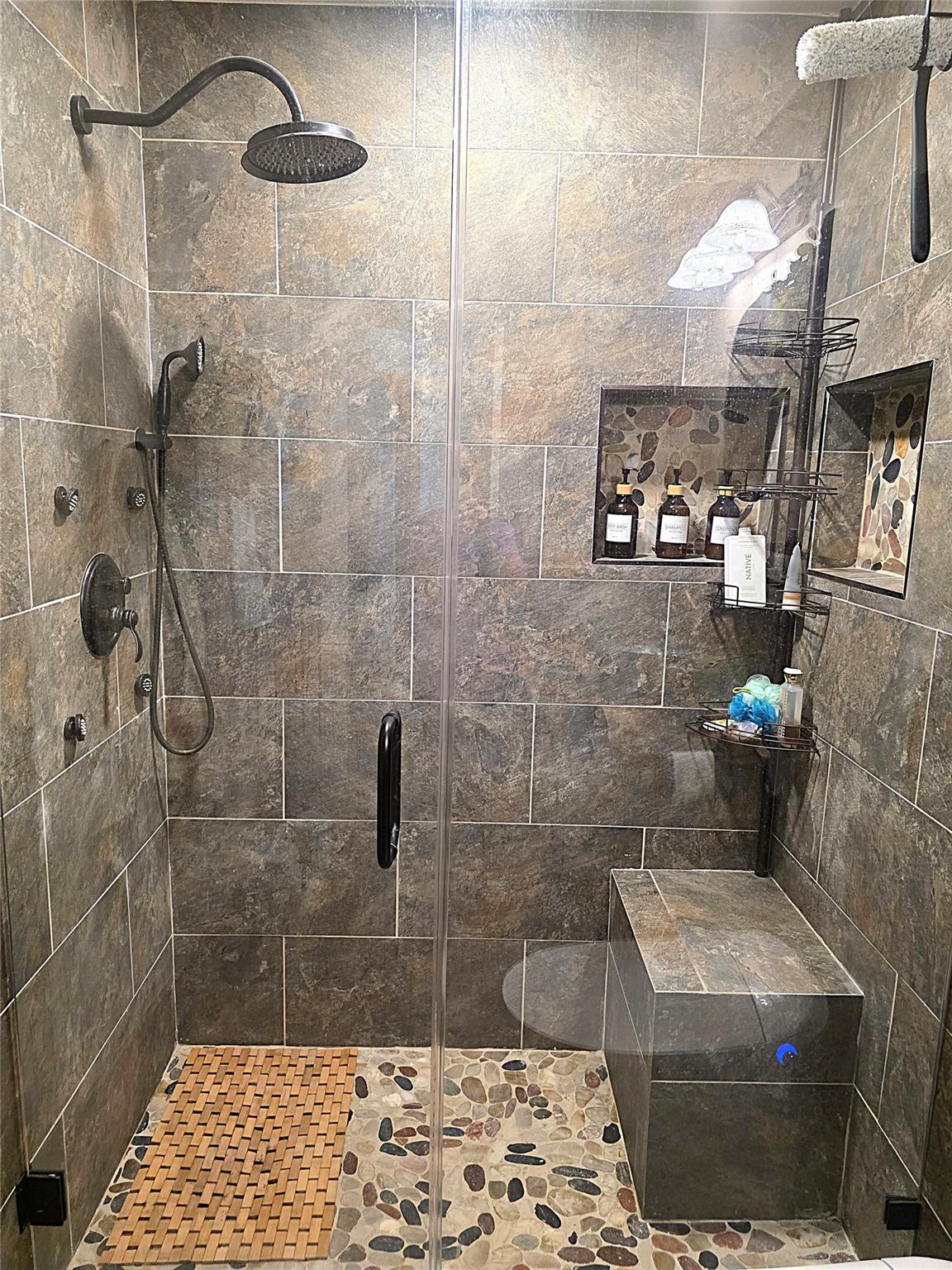 1806 Candlelight Dr, Leander, TX 78641