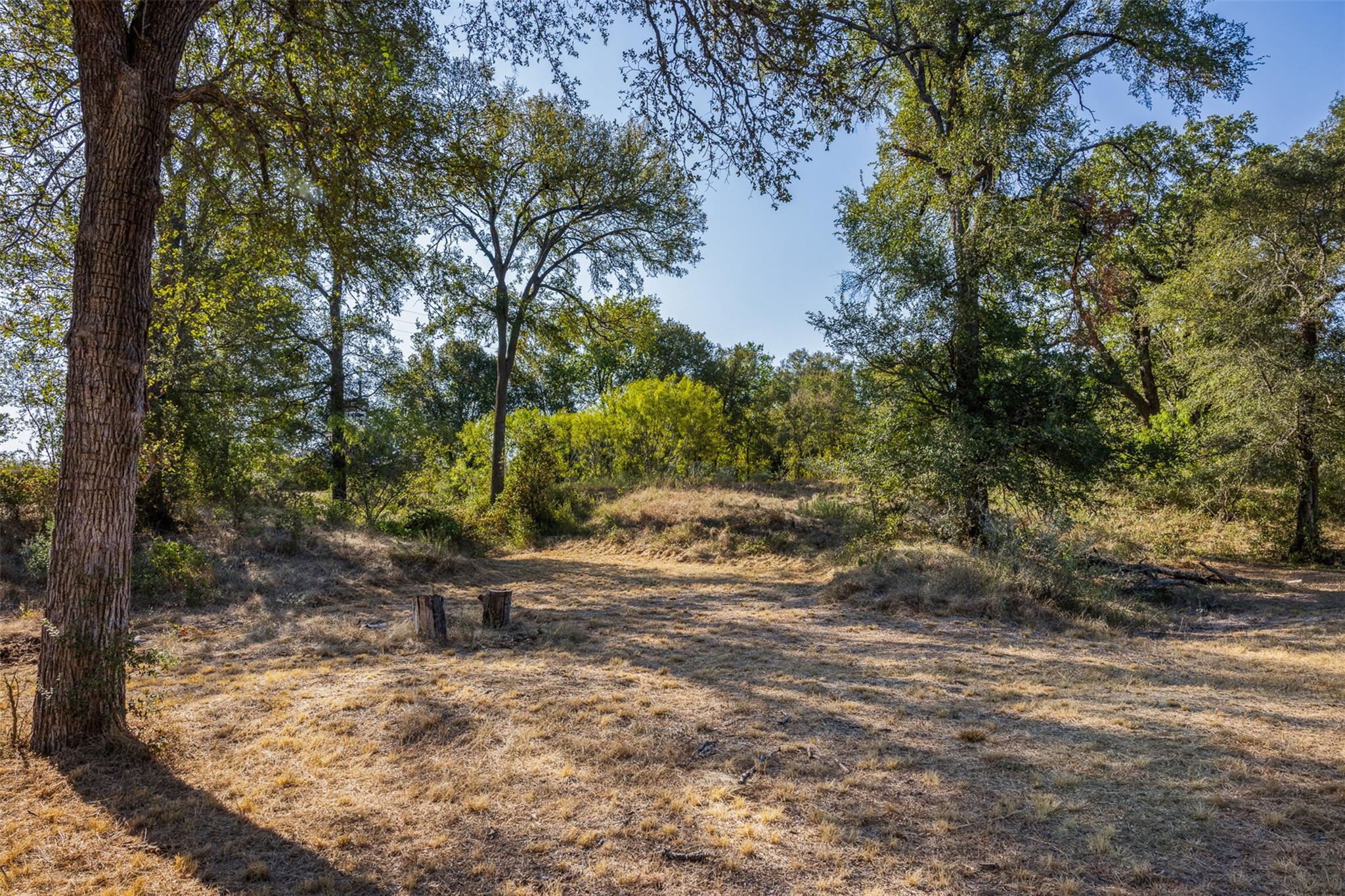 100 Westwood Rd, Lockhart, TX 78644