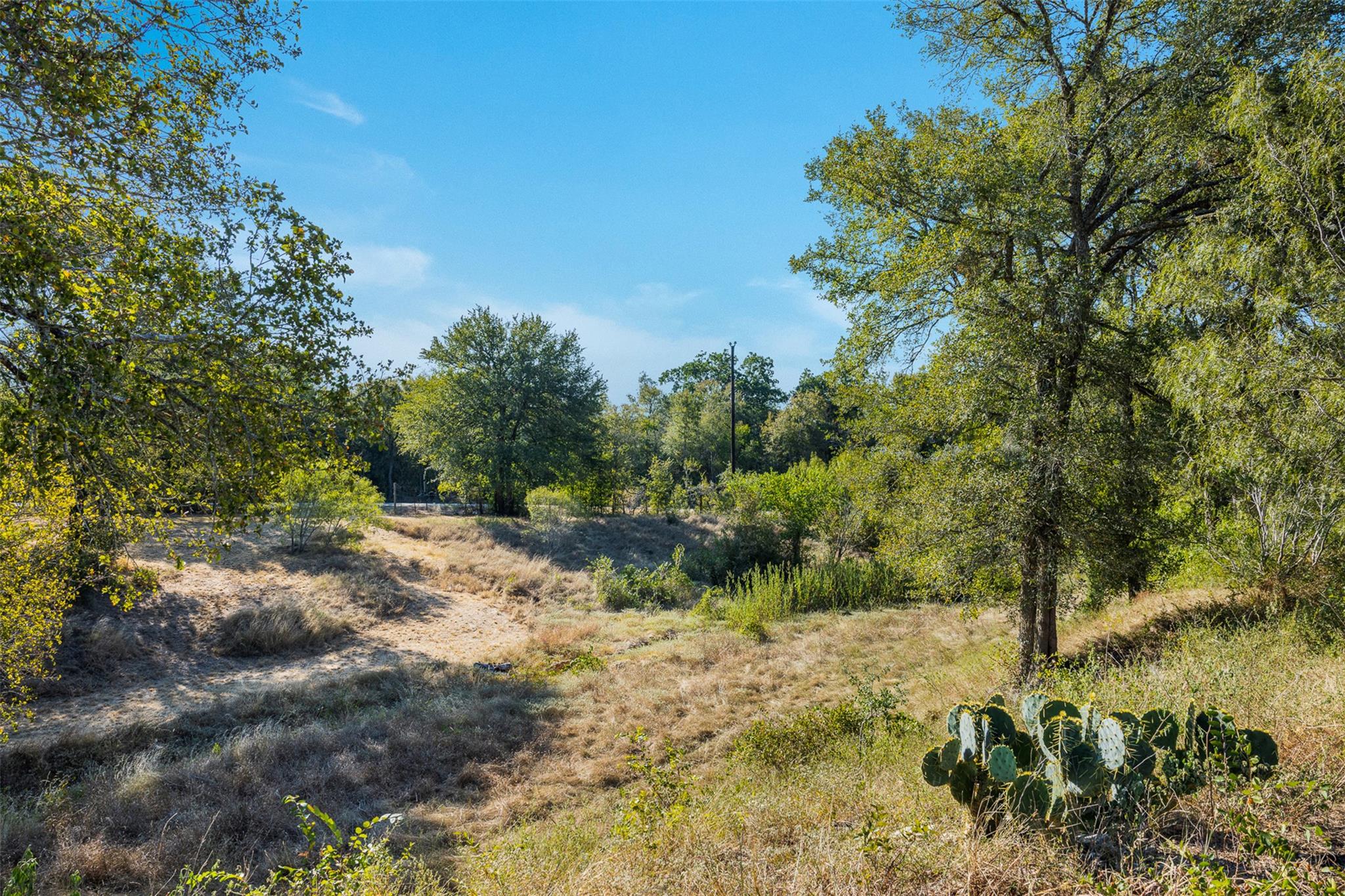 100 Westwood Rd, Lockhart, TX 78644