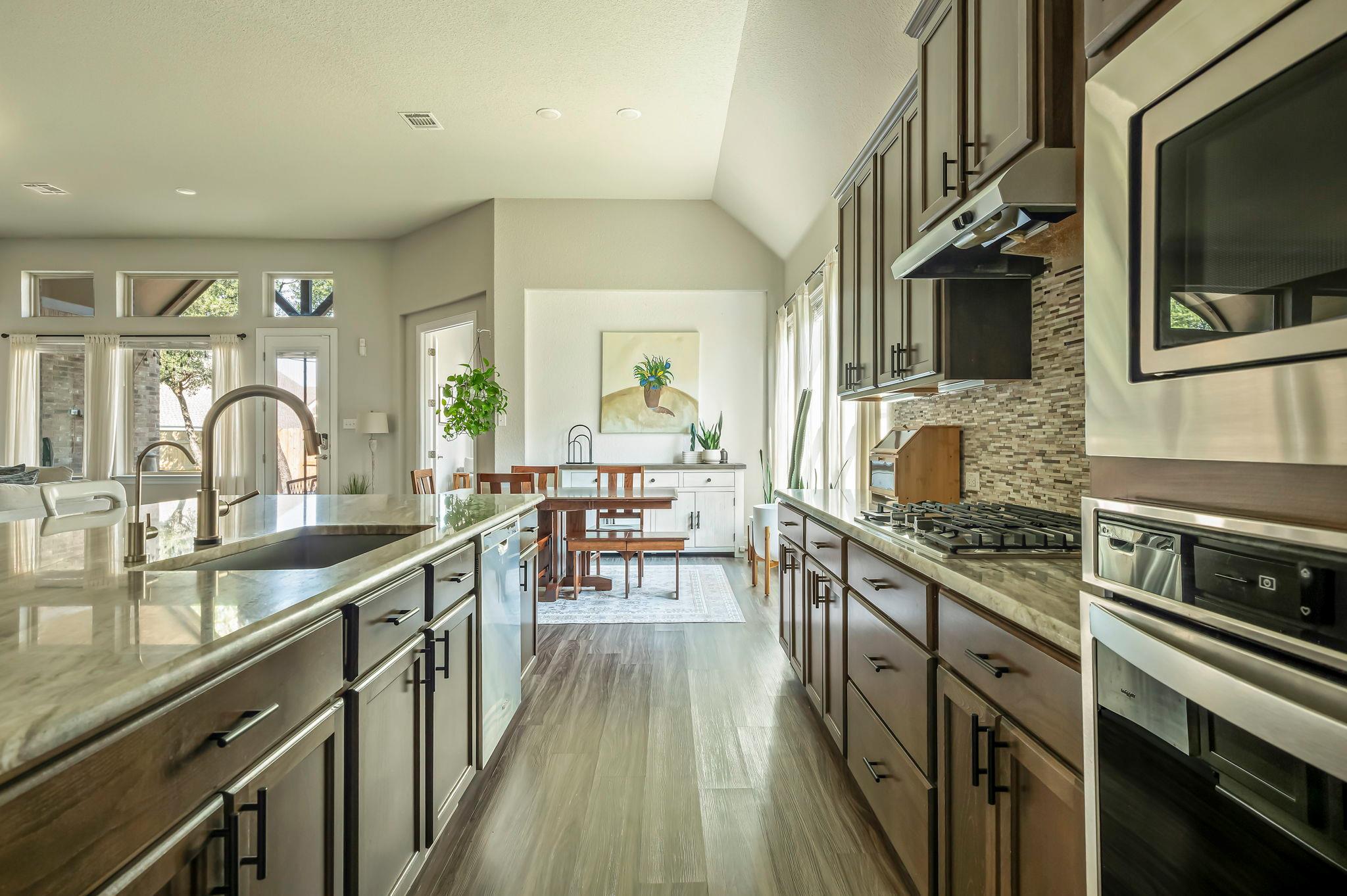 2021 Bear Creek Dr, Leander, TX 78641