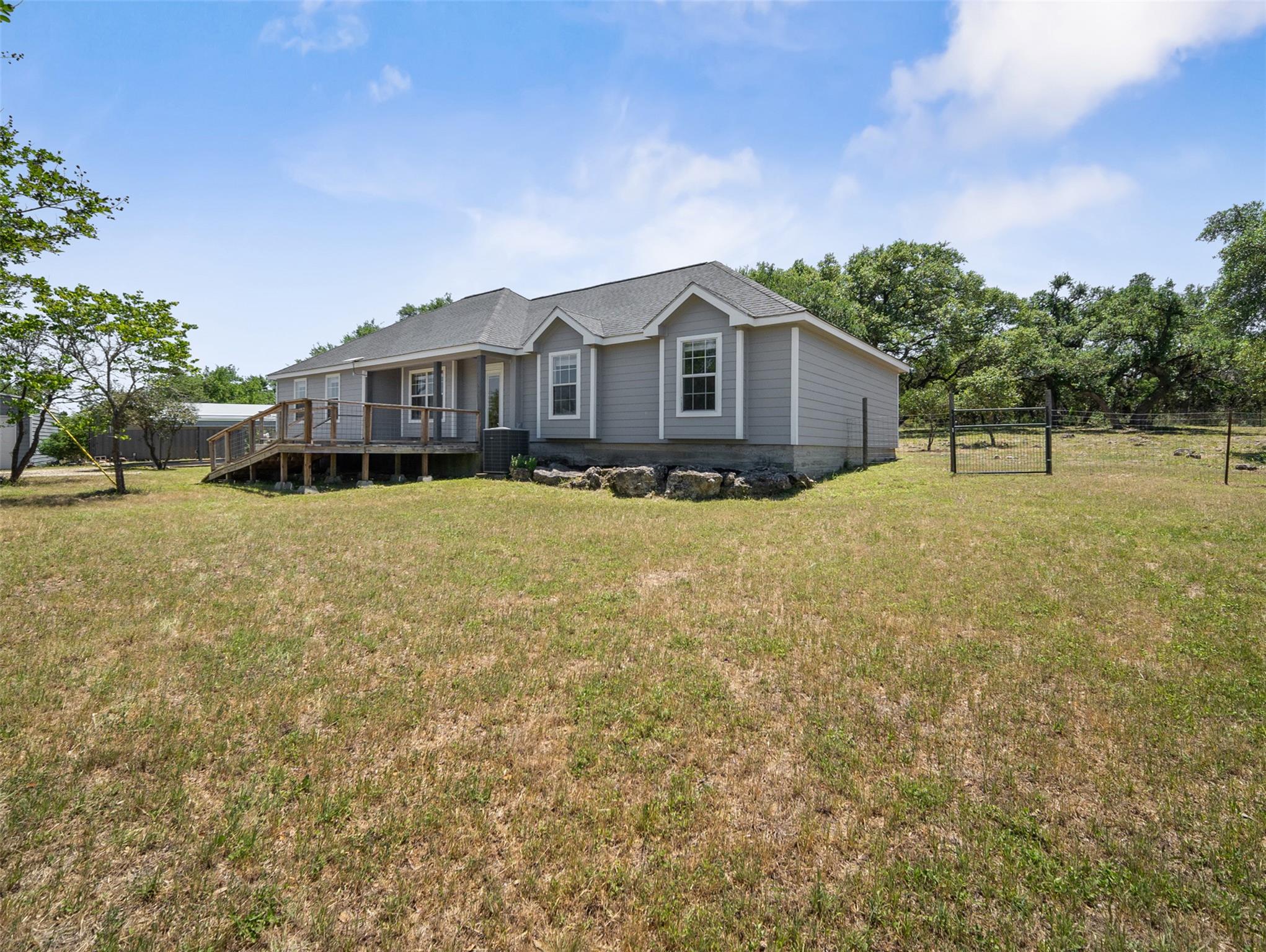 504 Oak Grove Rd, San Marcos, TX 78666