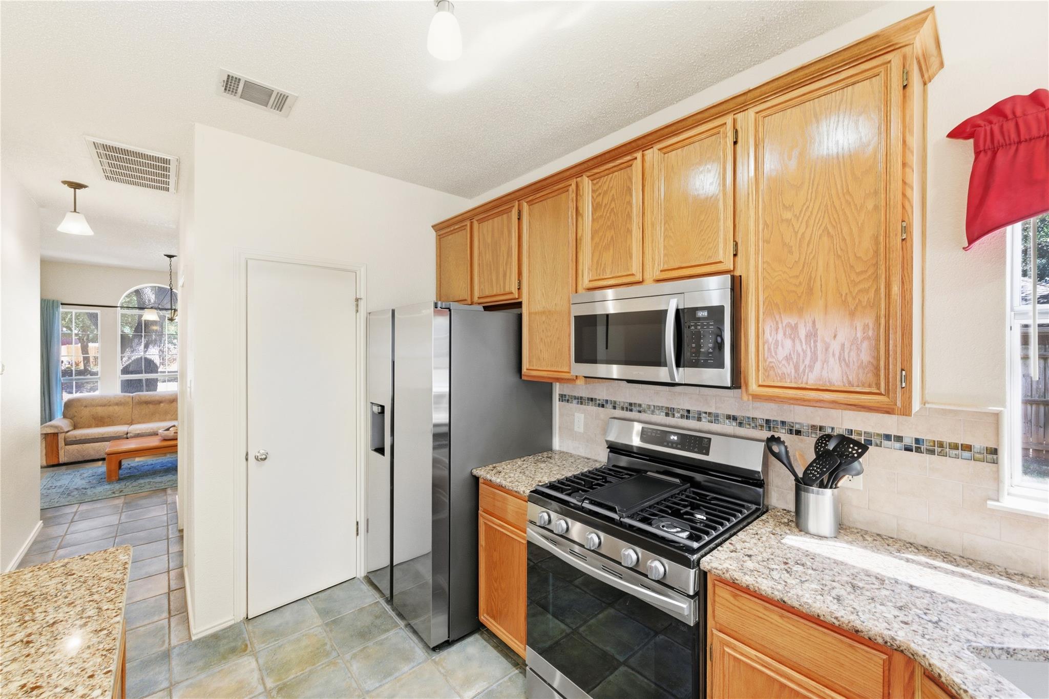 6617 Bramber Ln, Austin, TX 78754