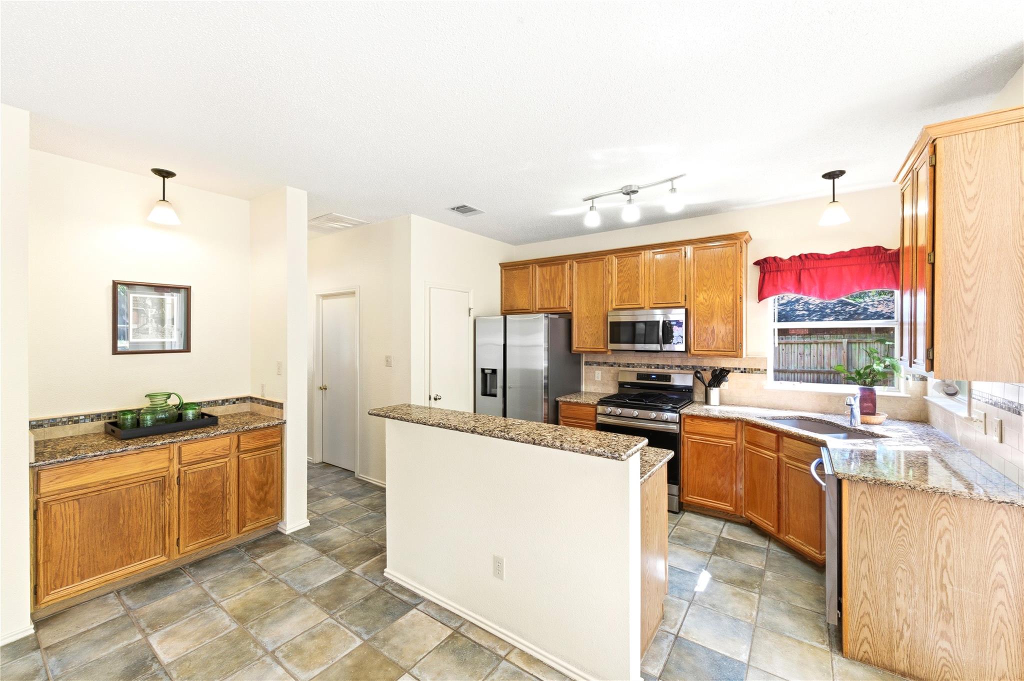 6617 Bramber Ln, Austin, TX 78754