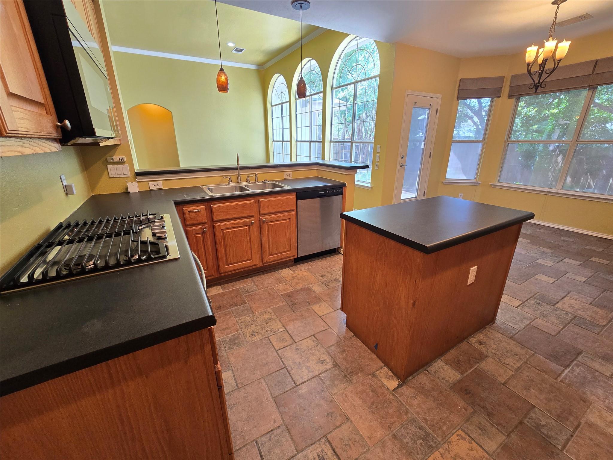 2216 S Shark Loop, Round Rock, TX 78664