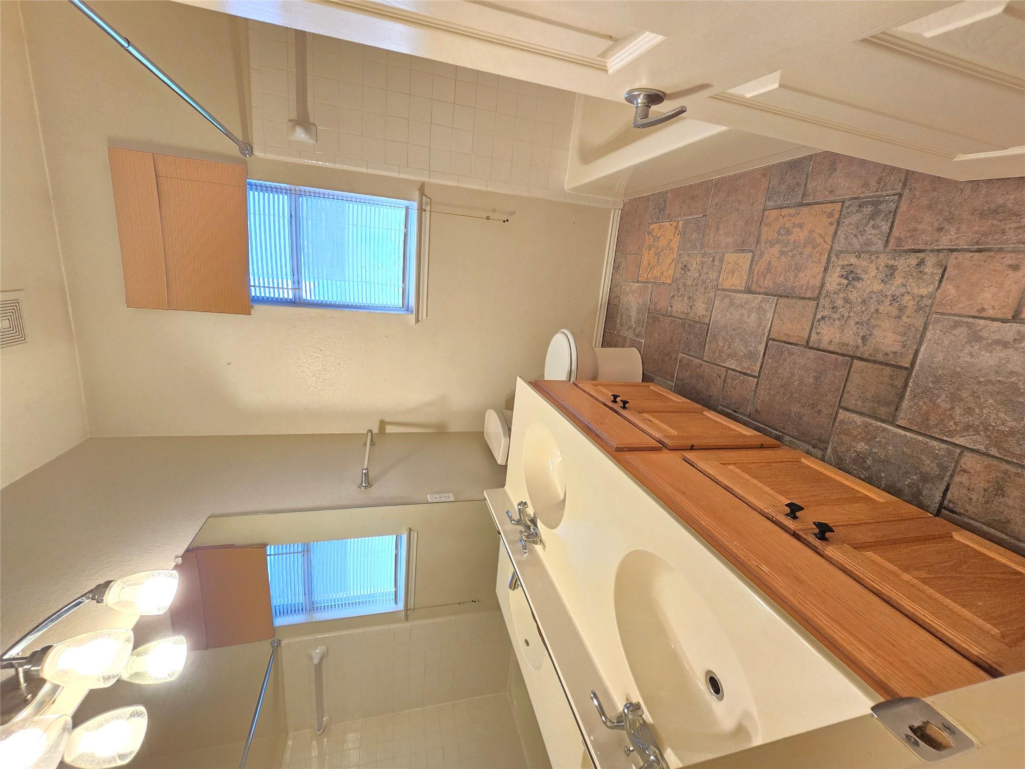 2216 S Shark Loop, Round Rock, TX 78664