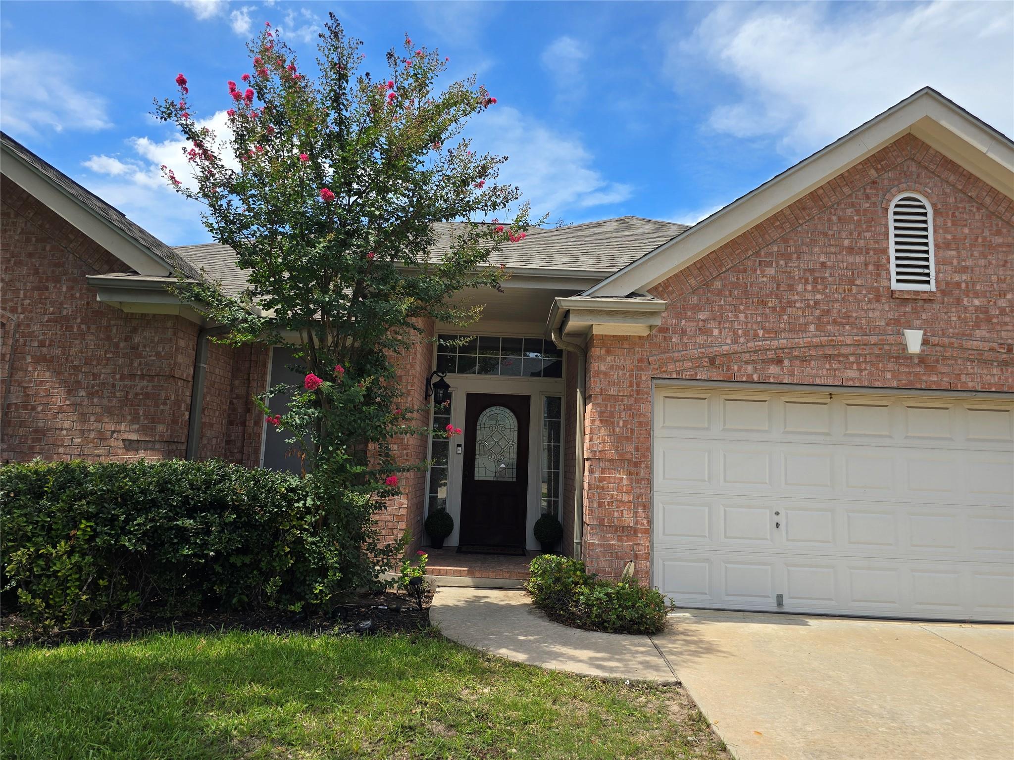 2216 S Shark Loop, Round Rock, TX 78664