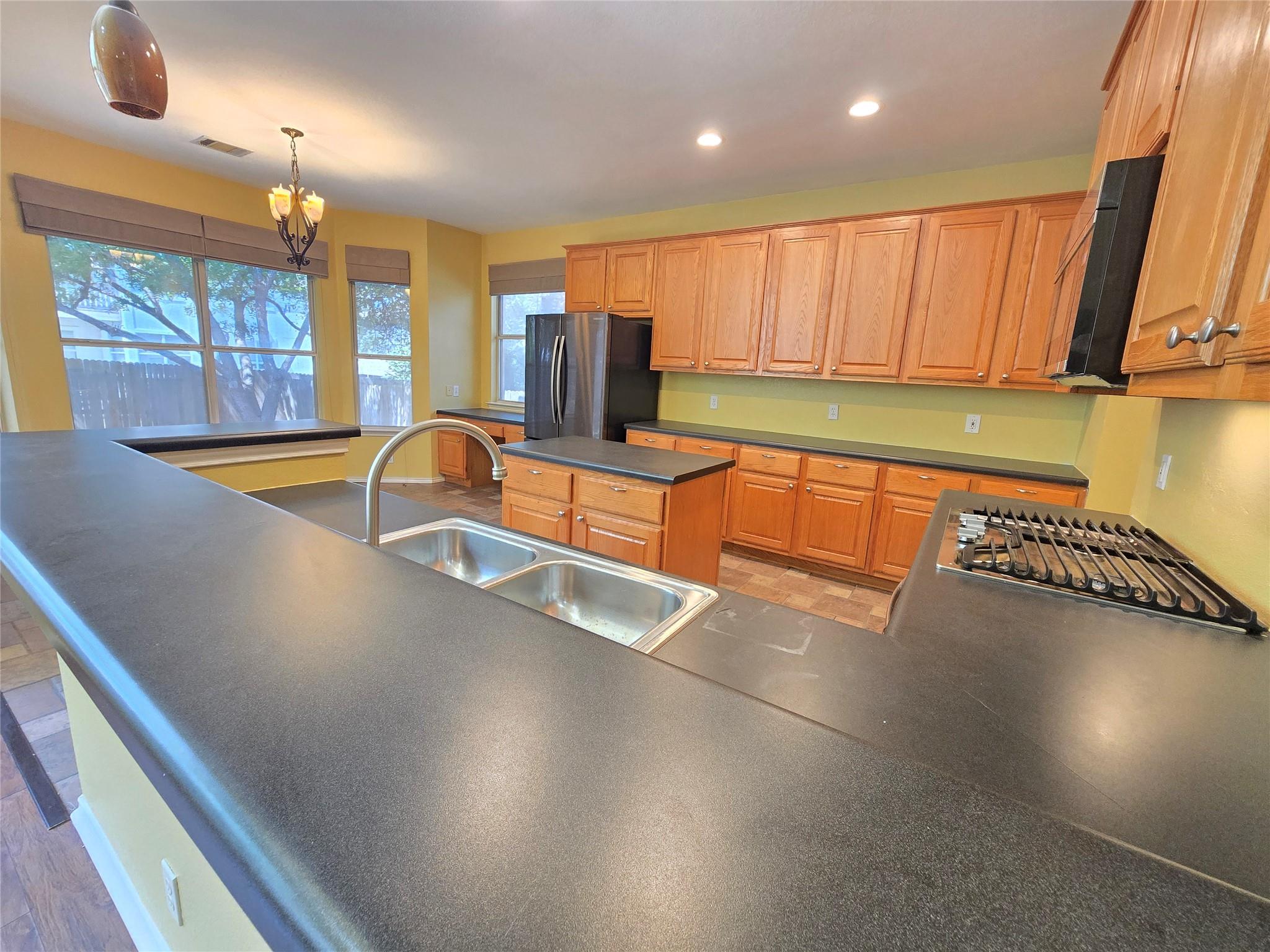 2216 S Shark Loop, Round Rock, TX 78664