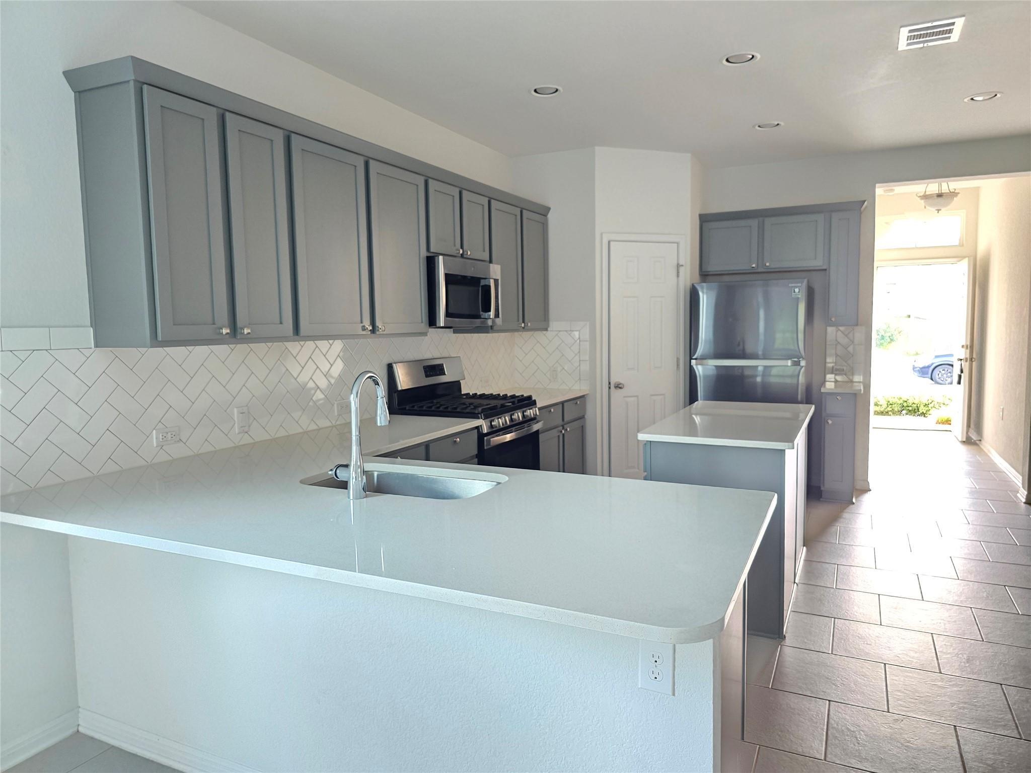 520 Falkland Trce, Pflugerville, TX 78660