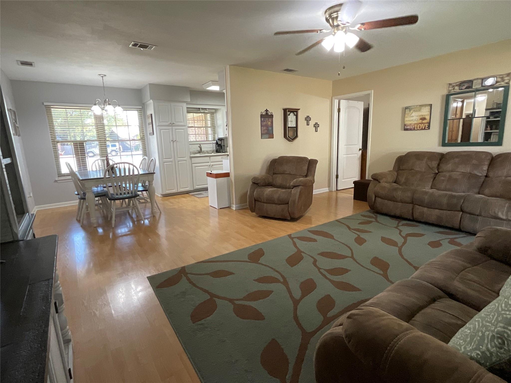 619 E Jackson St, Rockdale, TX 76567