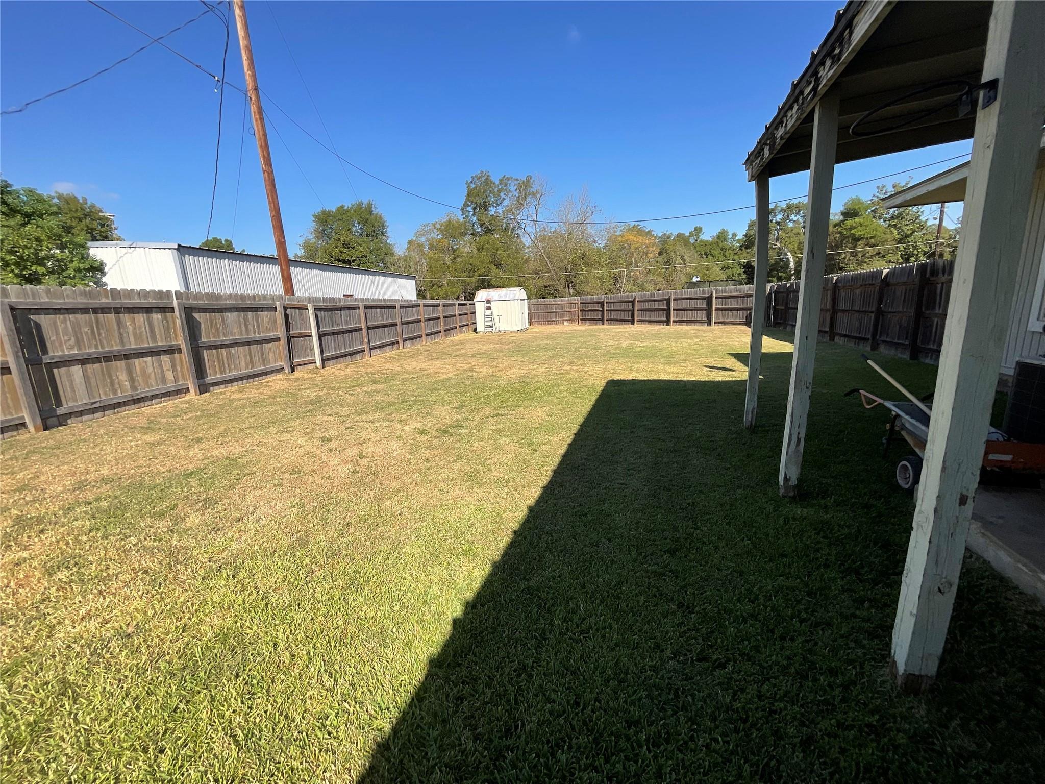 619 E Jackson St, Rockdale, TX 76567