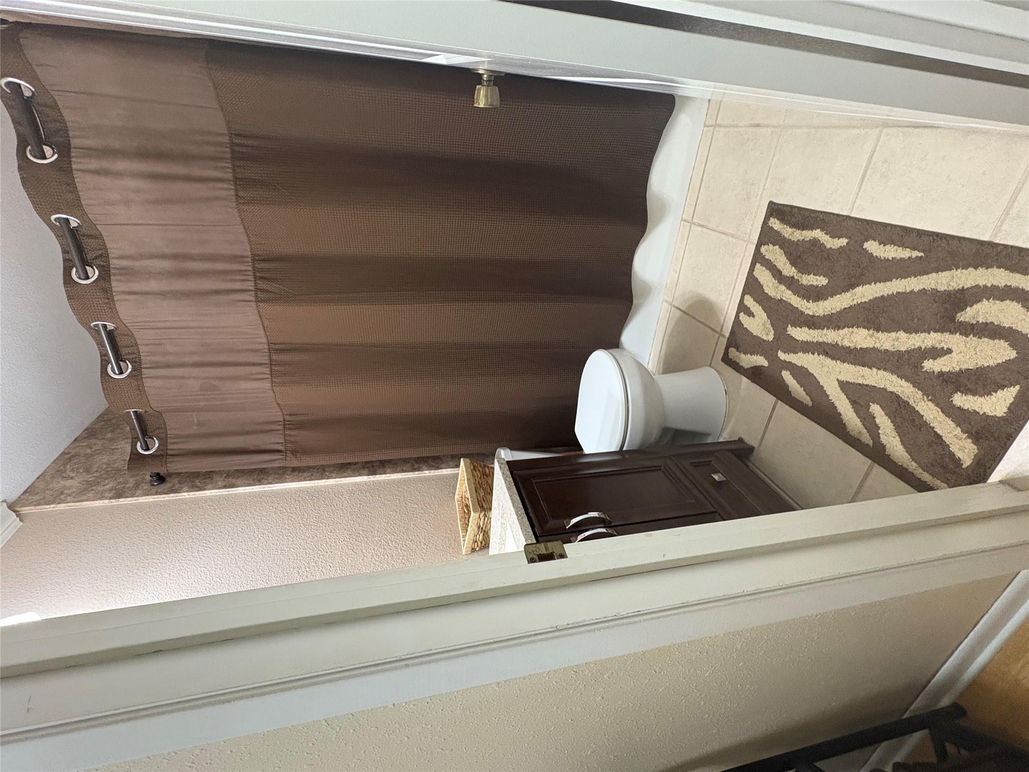 619 E Jackson St, Rockdale, TX 76567