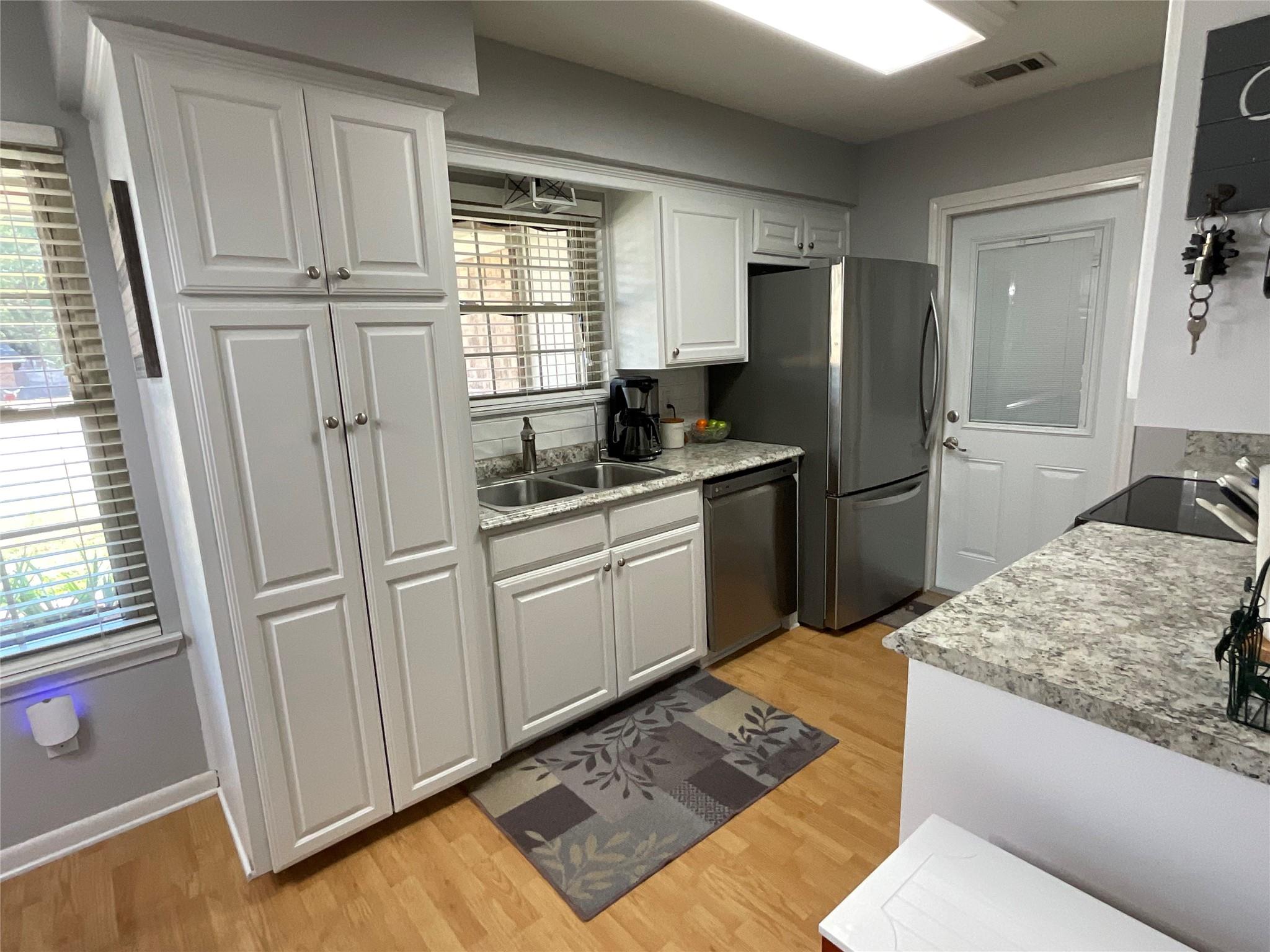 619 E Jackson St, Rockdale, TX 76567