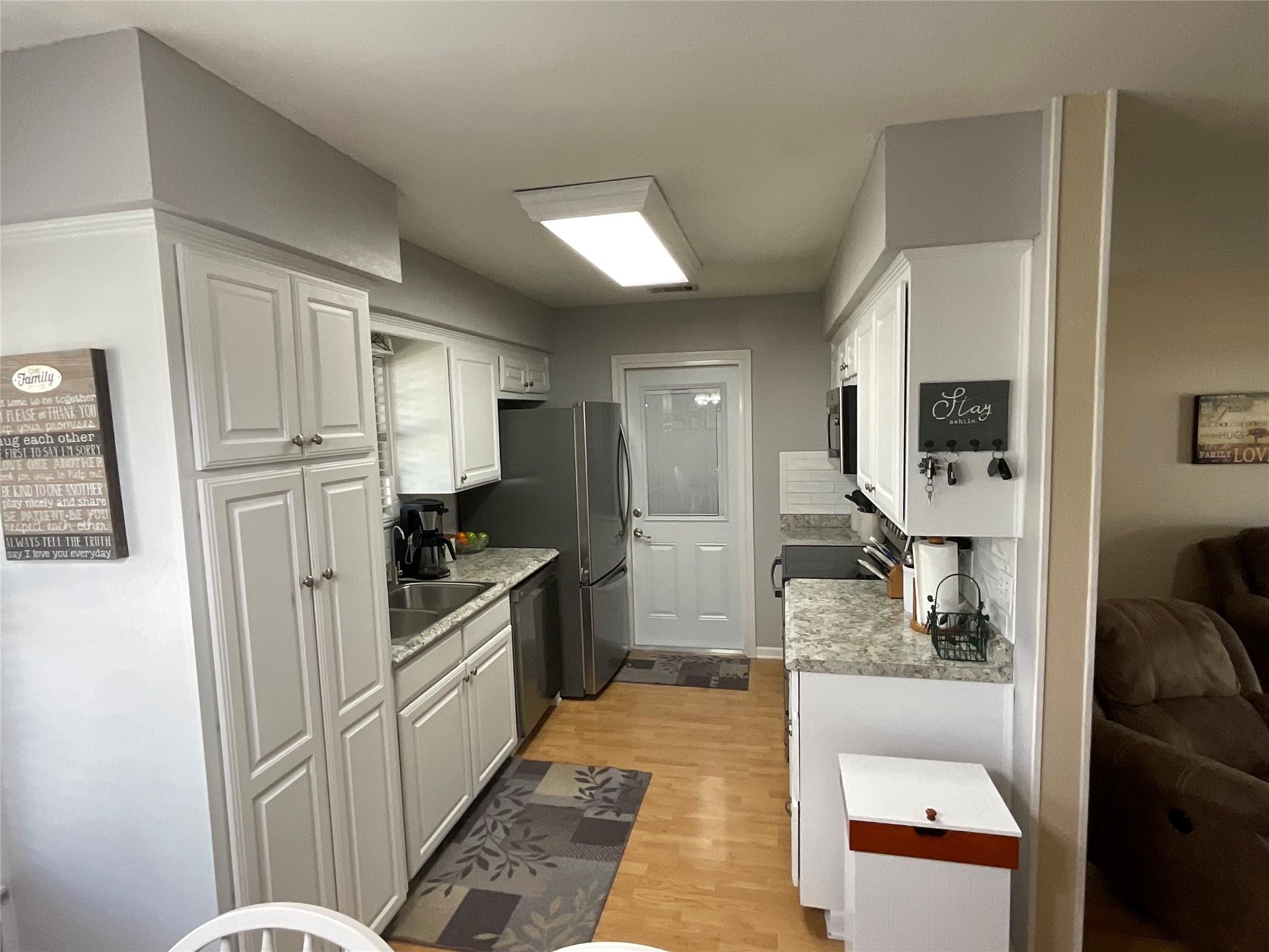 619 E Jackson St, Rockdale, TX 76567