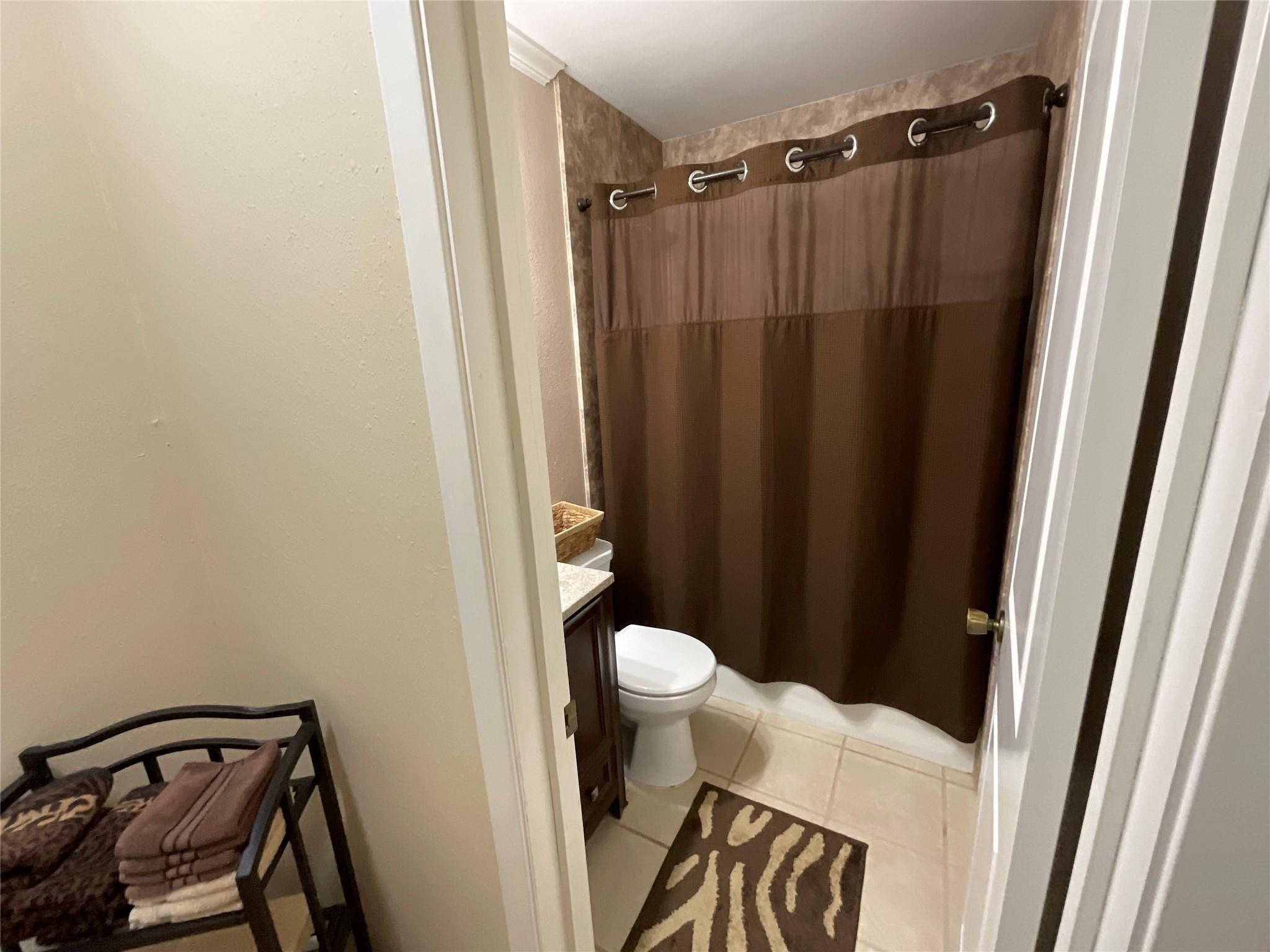 619 E Jackson St, Rockdale, TX 76567