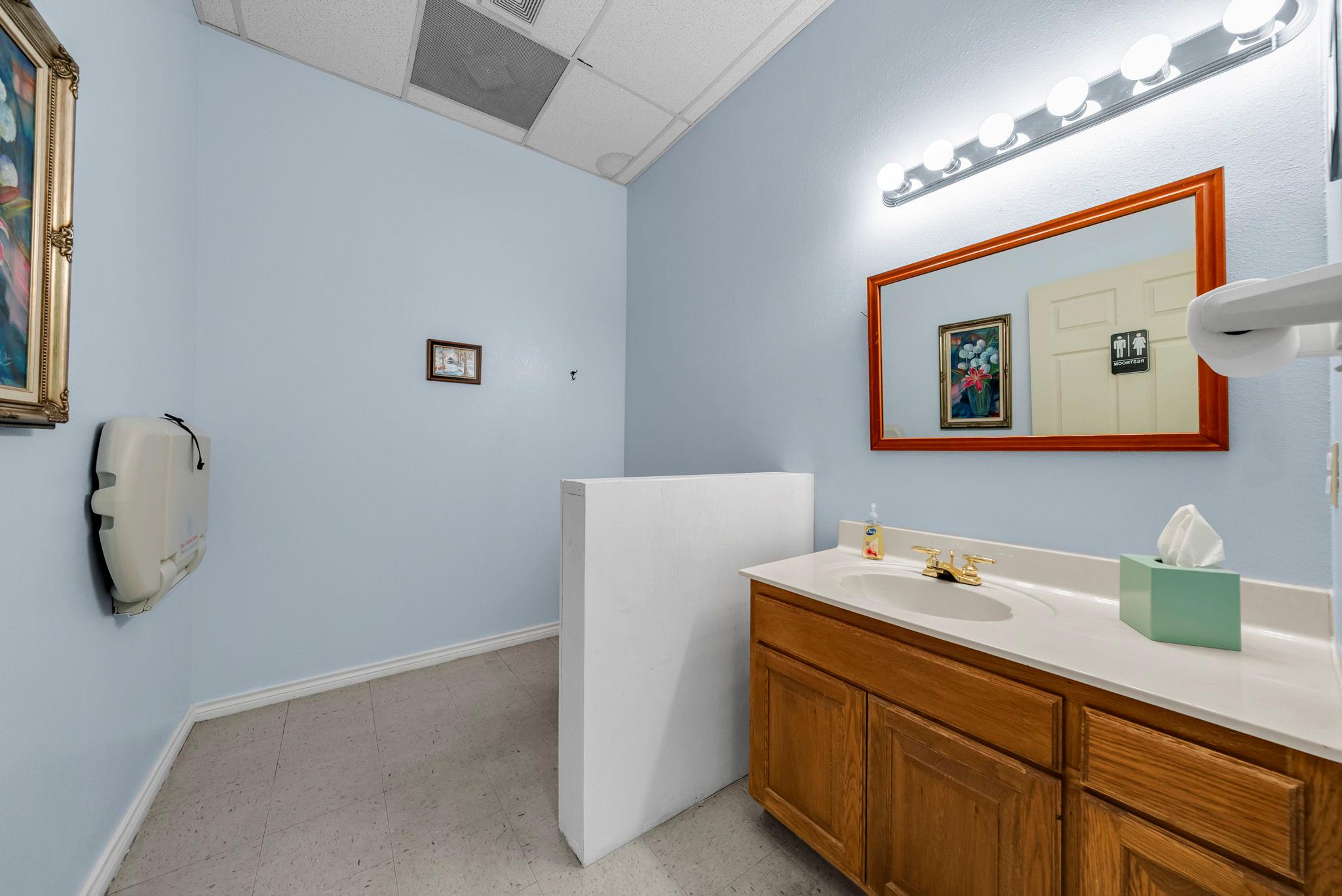 3411 N US Highway 281, Marble Falls, TX 78654