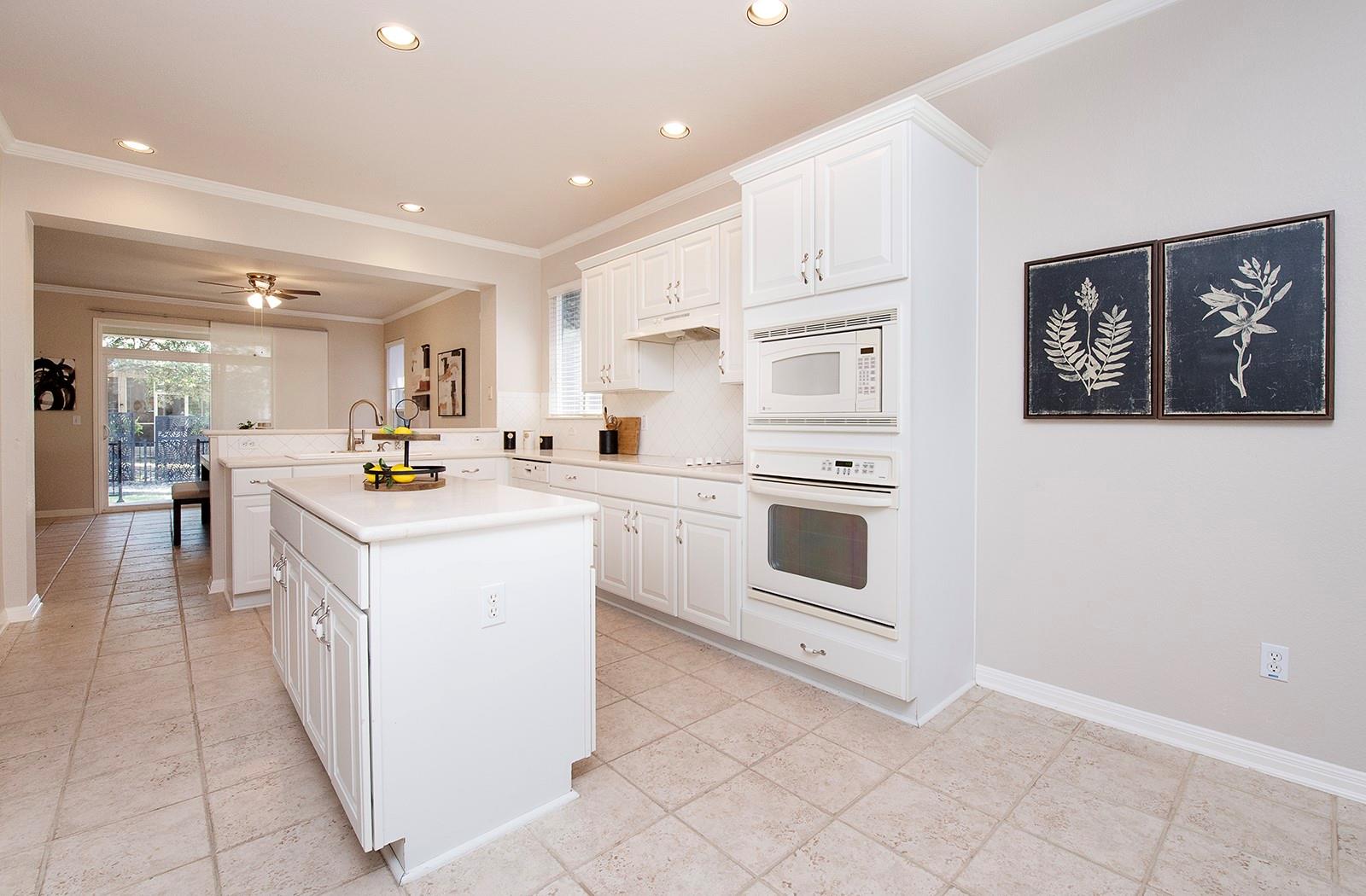 111 Camp Dr, Georgetown, TX 78633