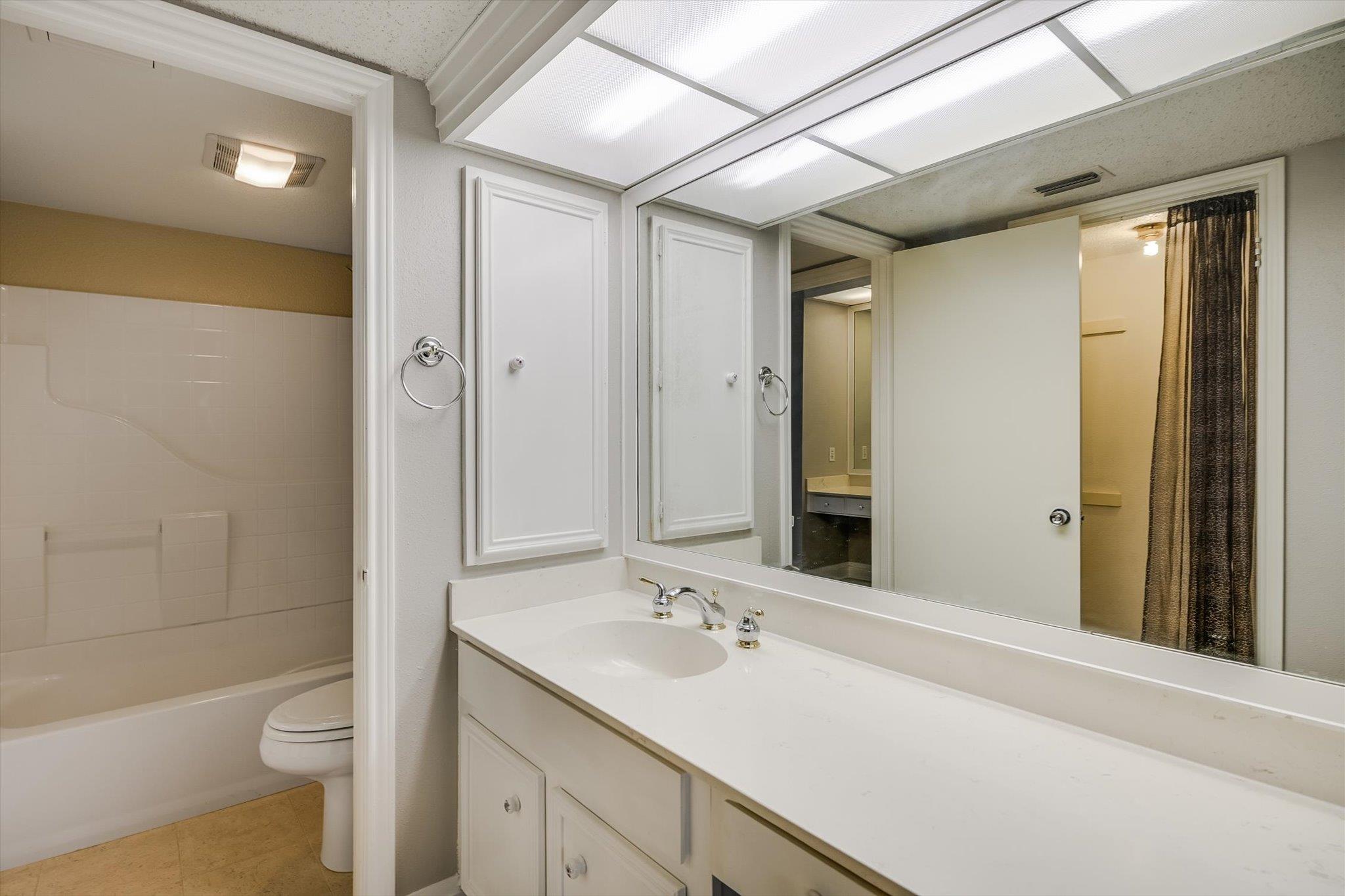 115 World Of Tennis Sq, Lakeway, TX 78738