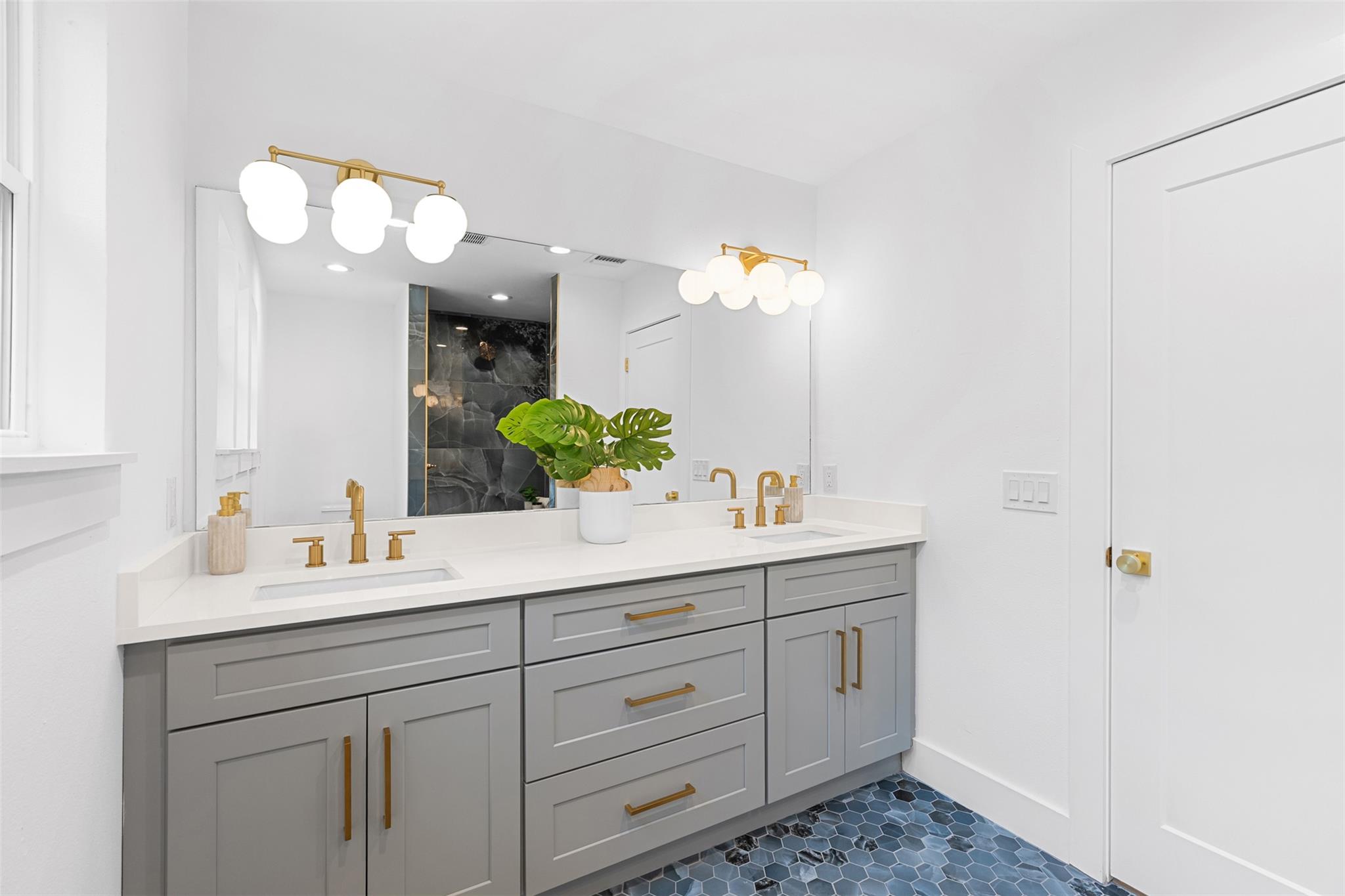 1421 Westmoor Dr, Austin, TX 78723