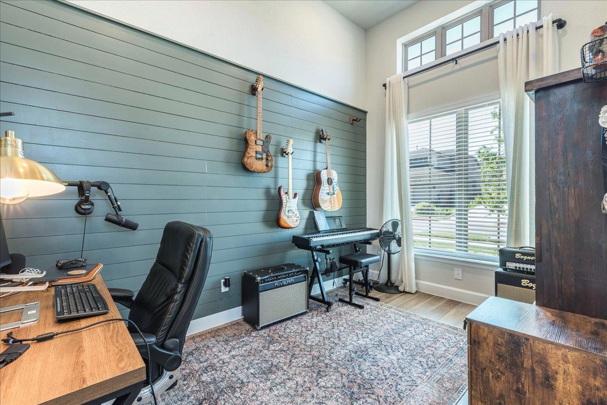 170 Alice Jane Ln, Buda, TX 78610