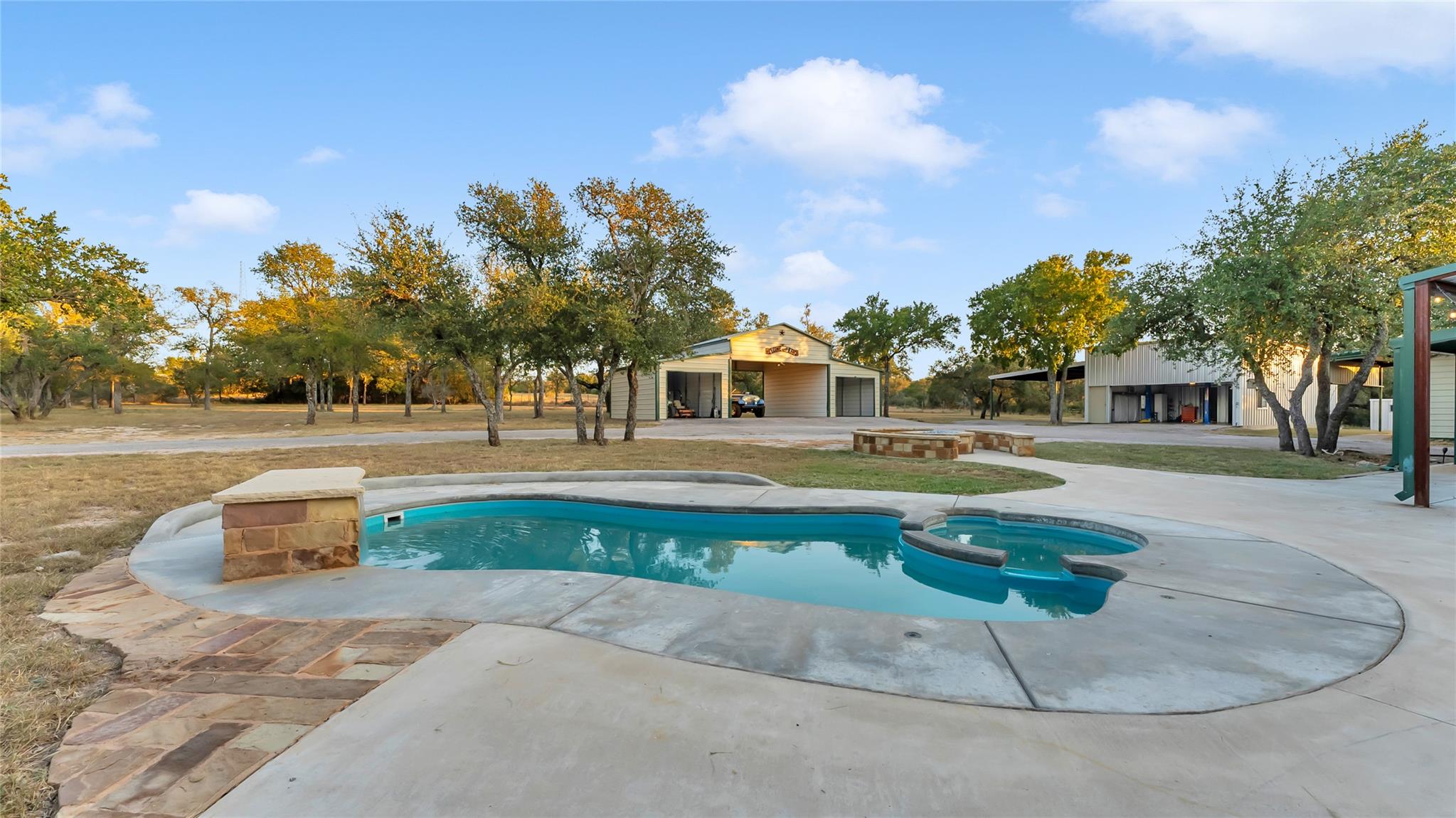 310 Thomas Ridge Rd, Burnet, TX 78611