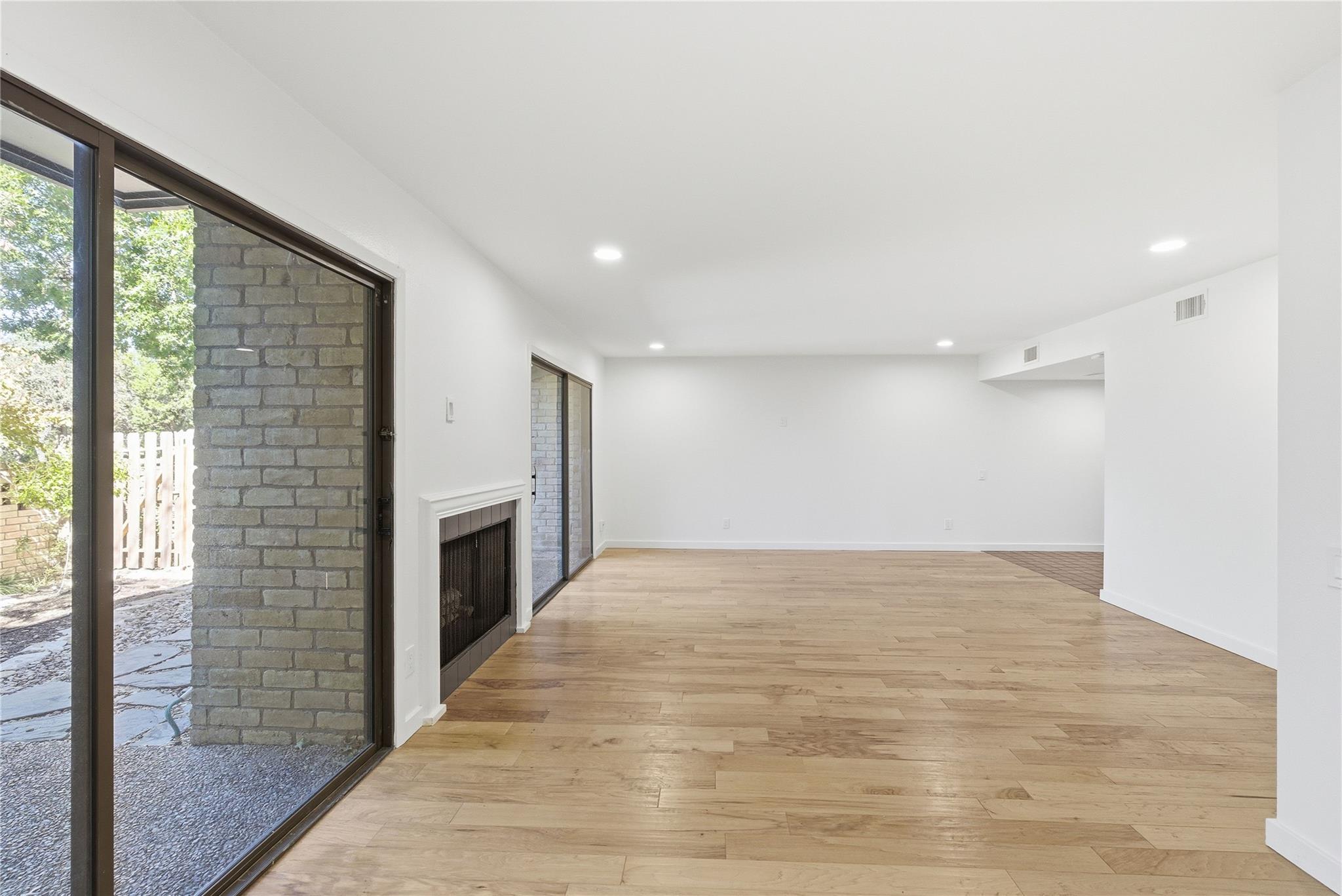 48 Woodstone Sq, Austin, TX 78703