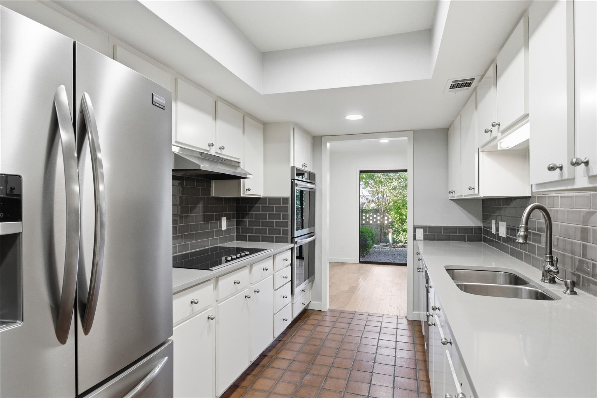 48 Woodstone Sq, Austin, TX 78703