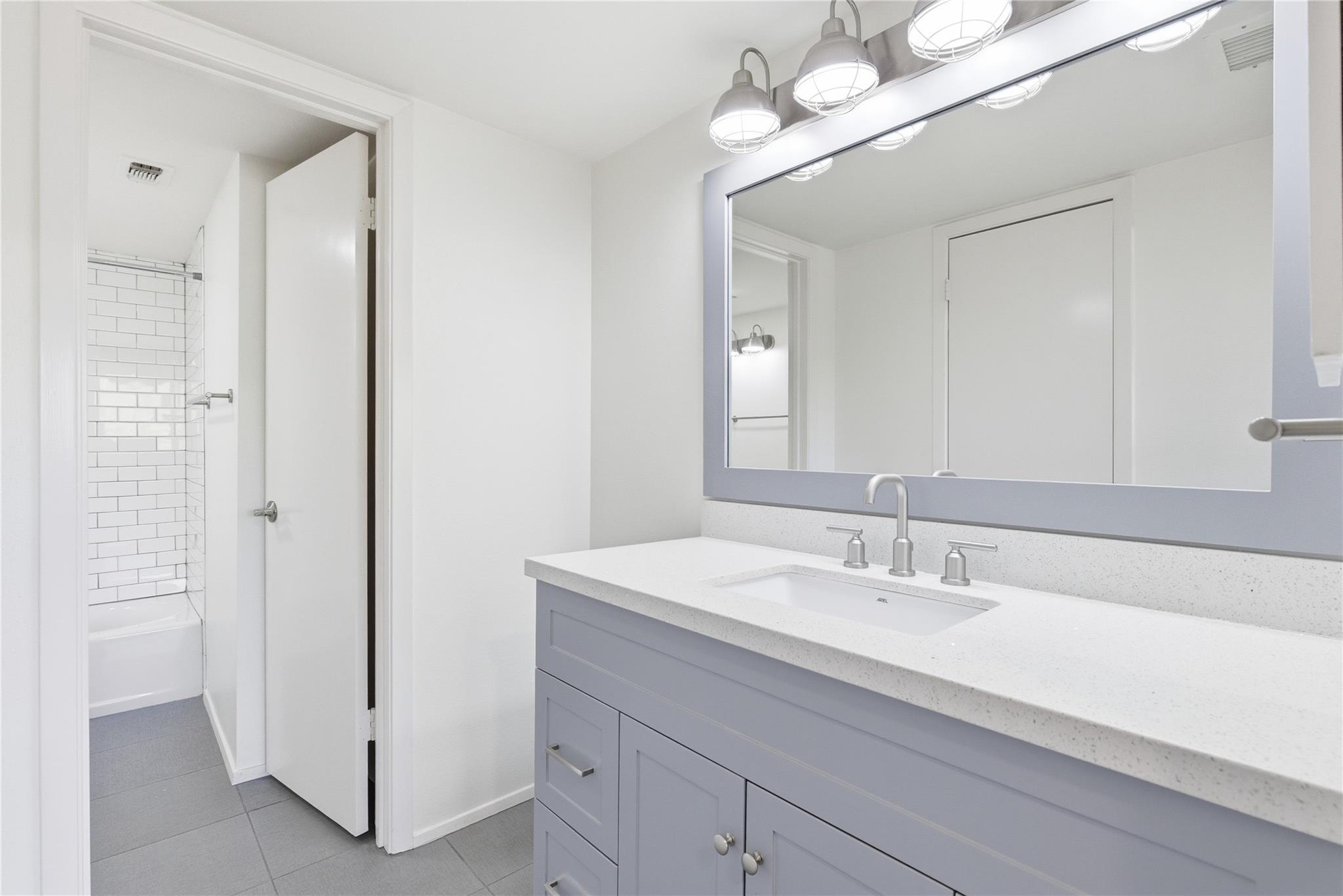 48 Woodstone Sq, Austin, TX 78703